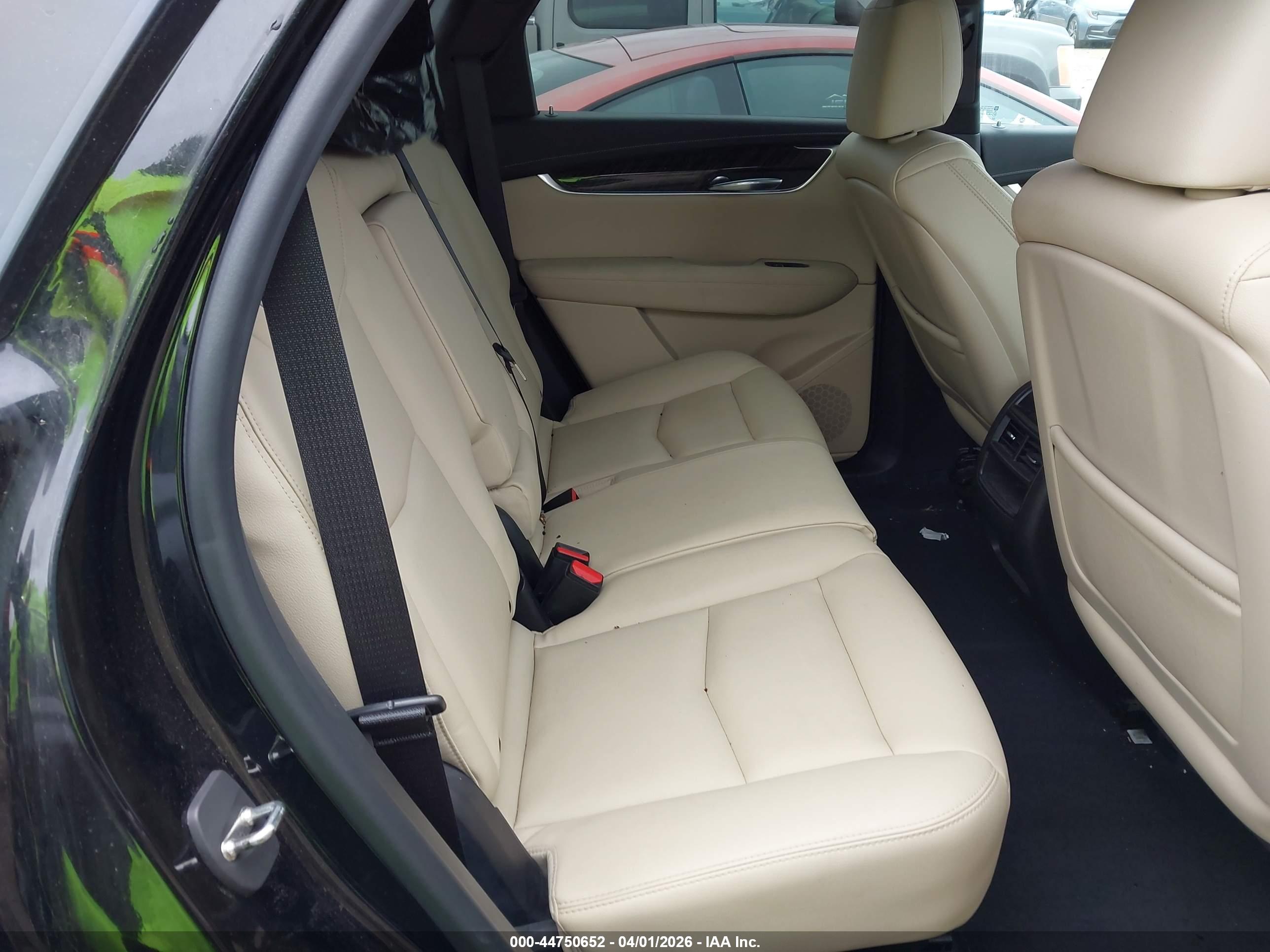 CADILLAC XT5 image 8