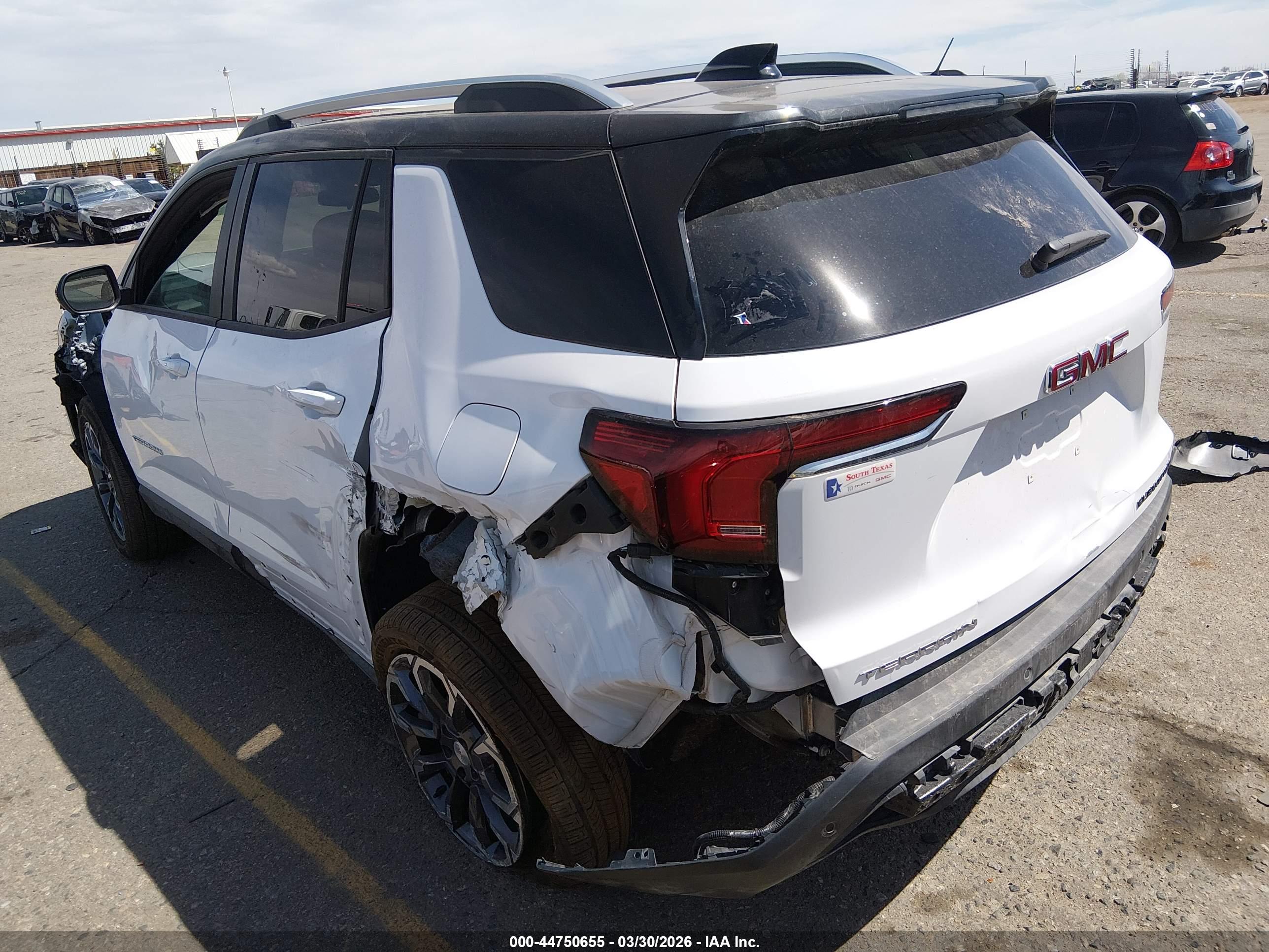 GMC TERRAIN image 3
