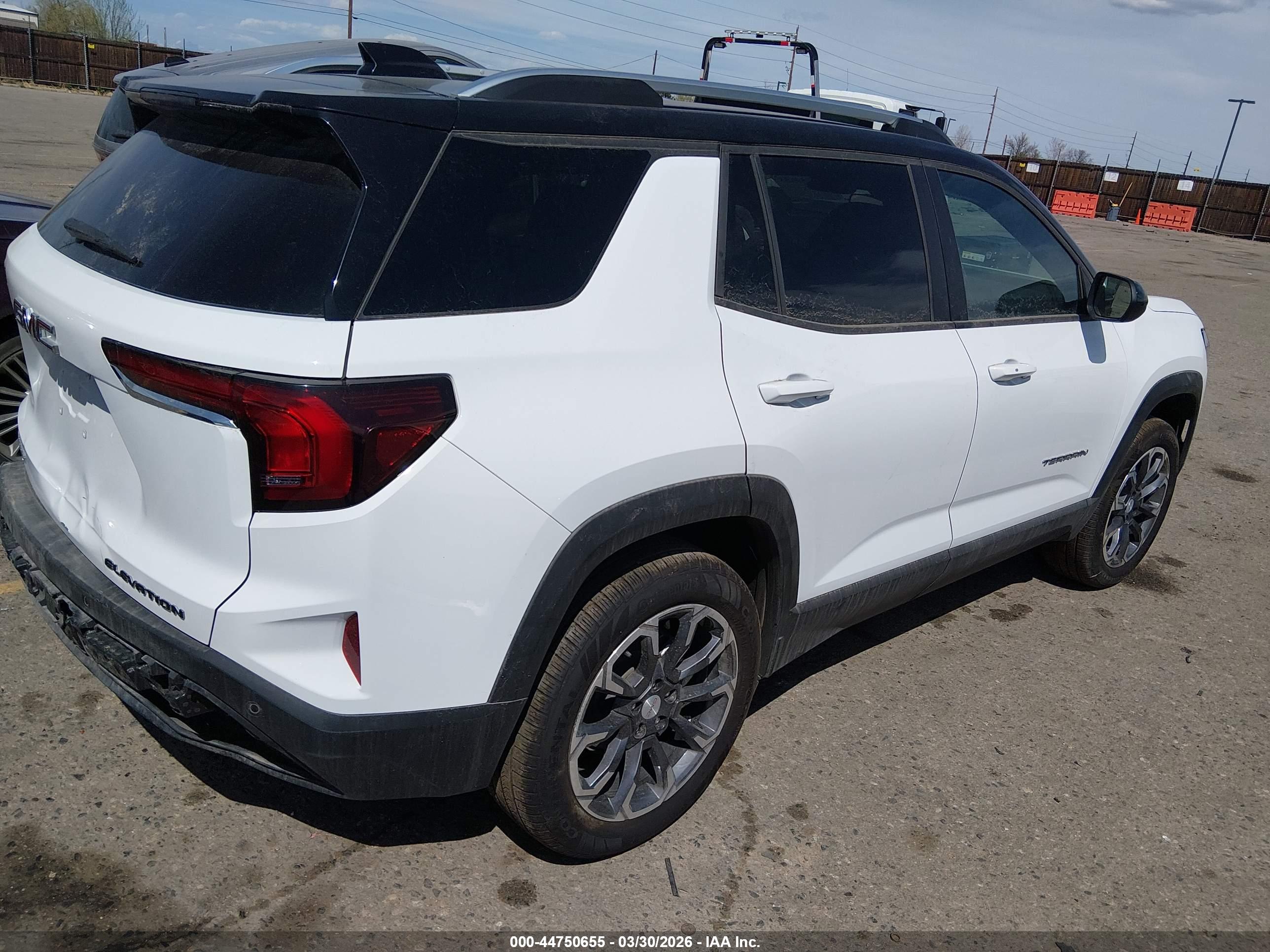 GMC TERRAIN image 4