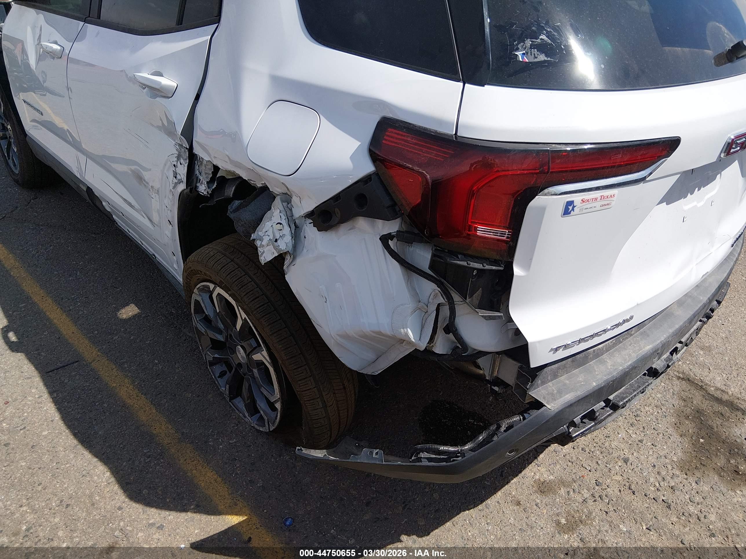 GMC TERRAIN image 6