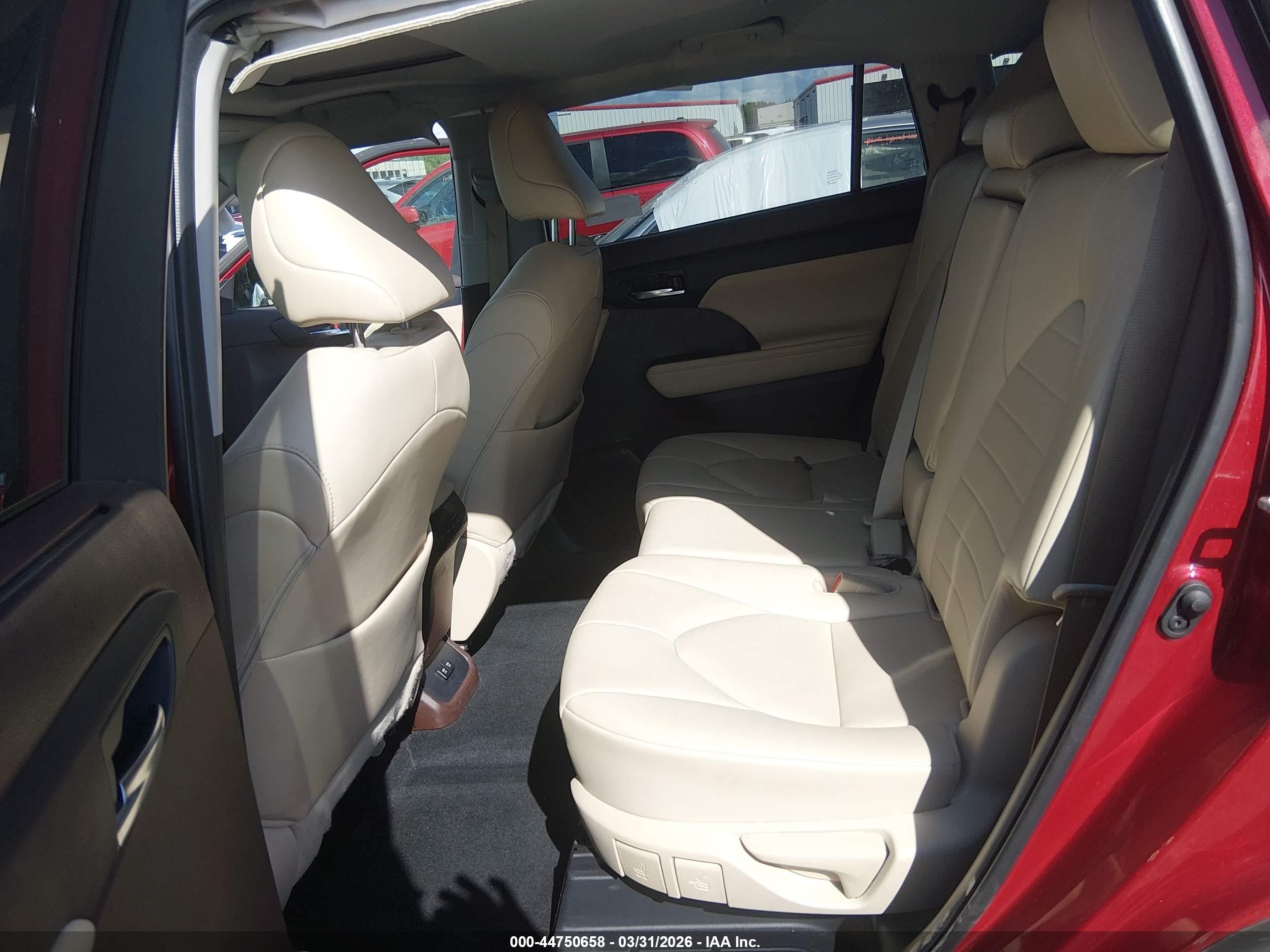 TOYOTA HIGHLANDER image 8