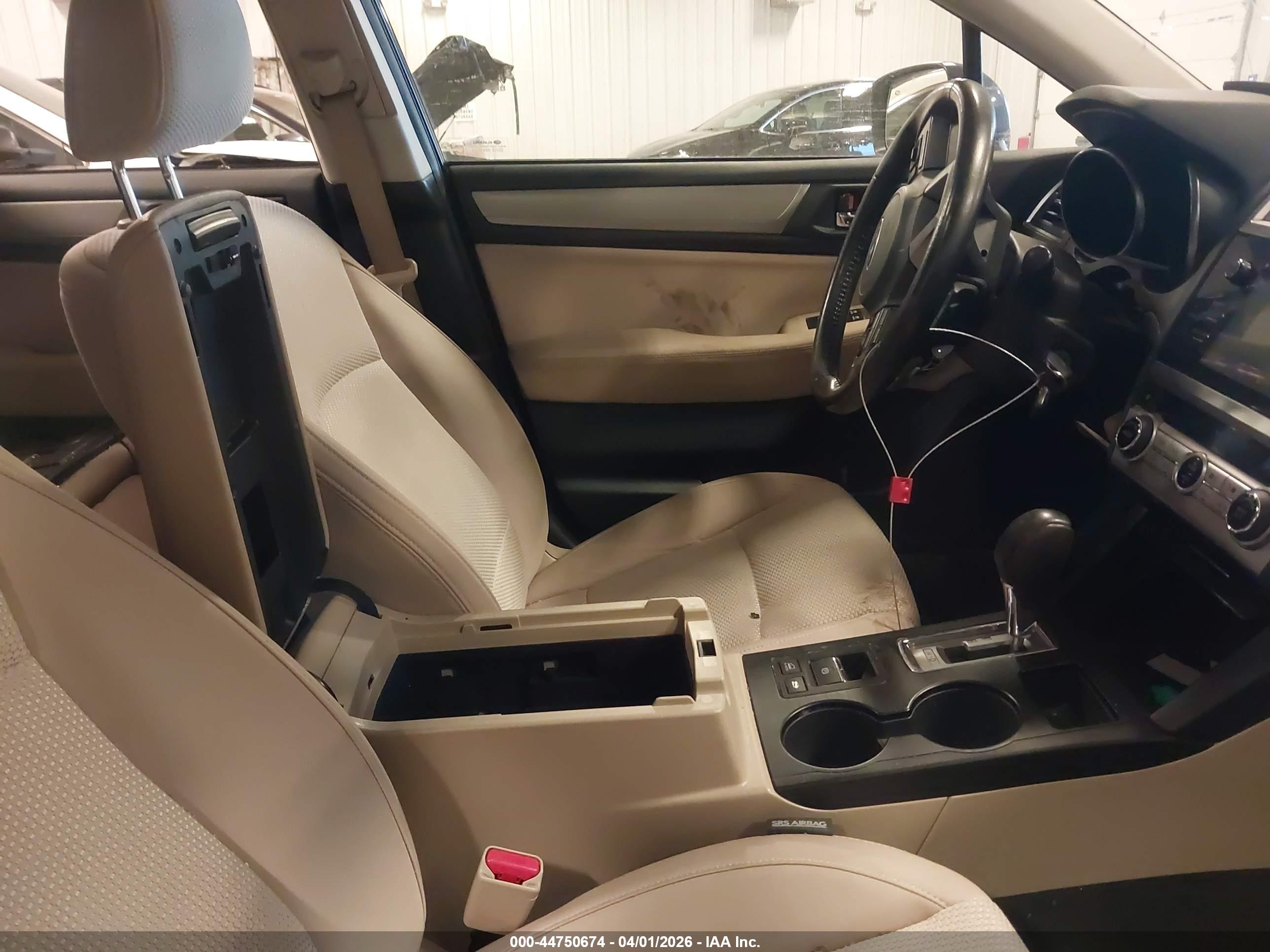 SUBARU OUTBACK image 5