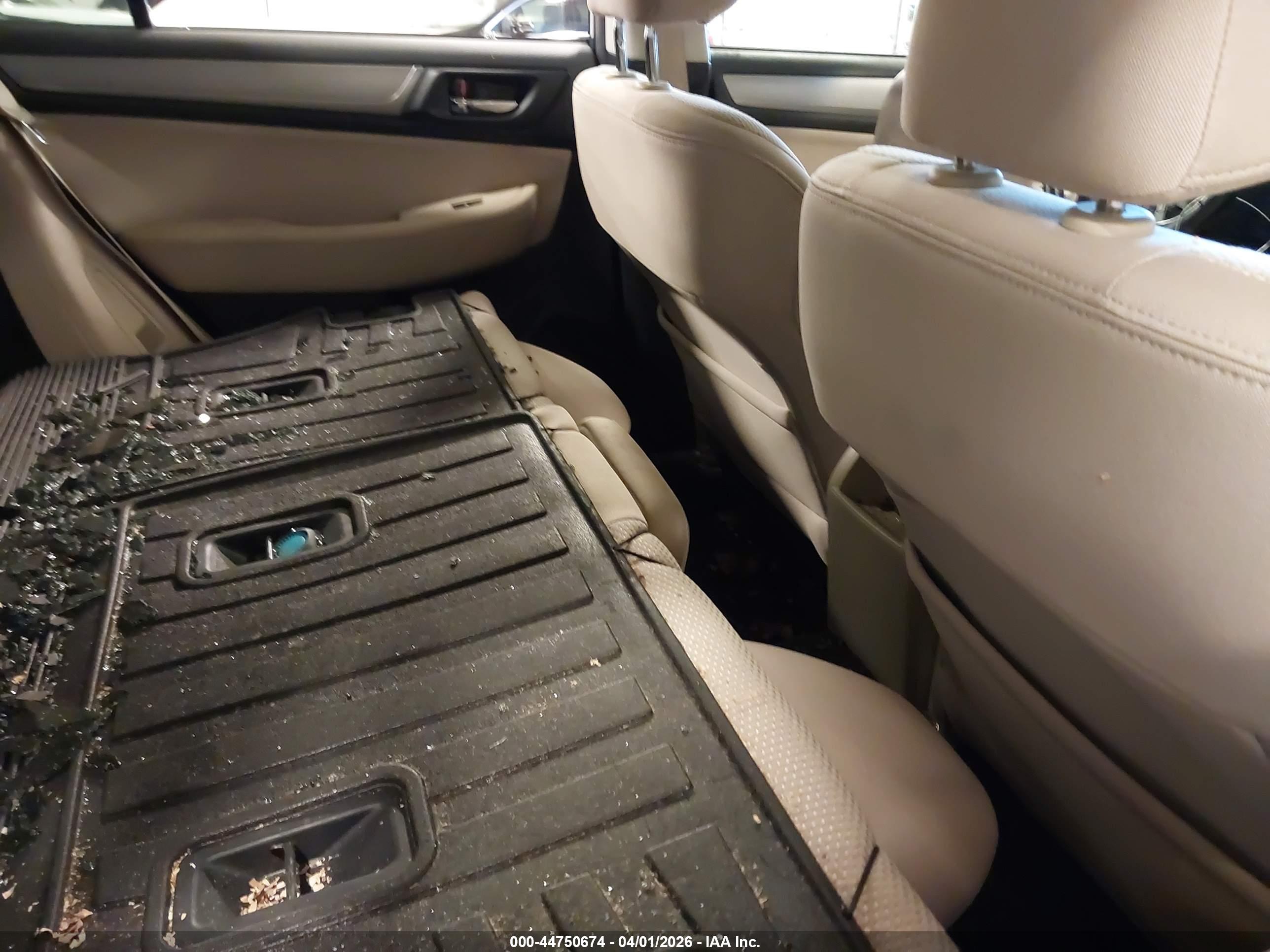 SUBARU OUTBACK image 8