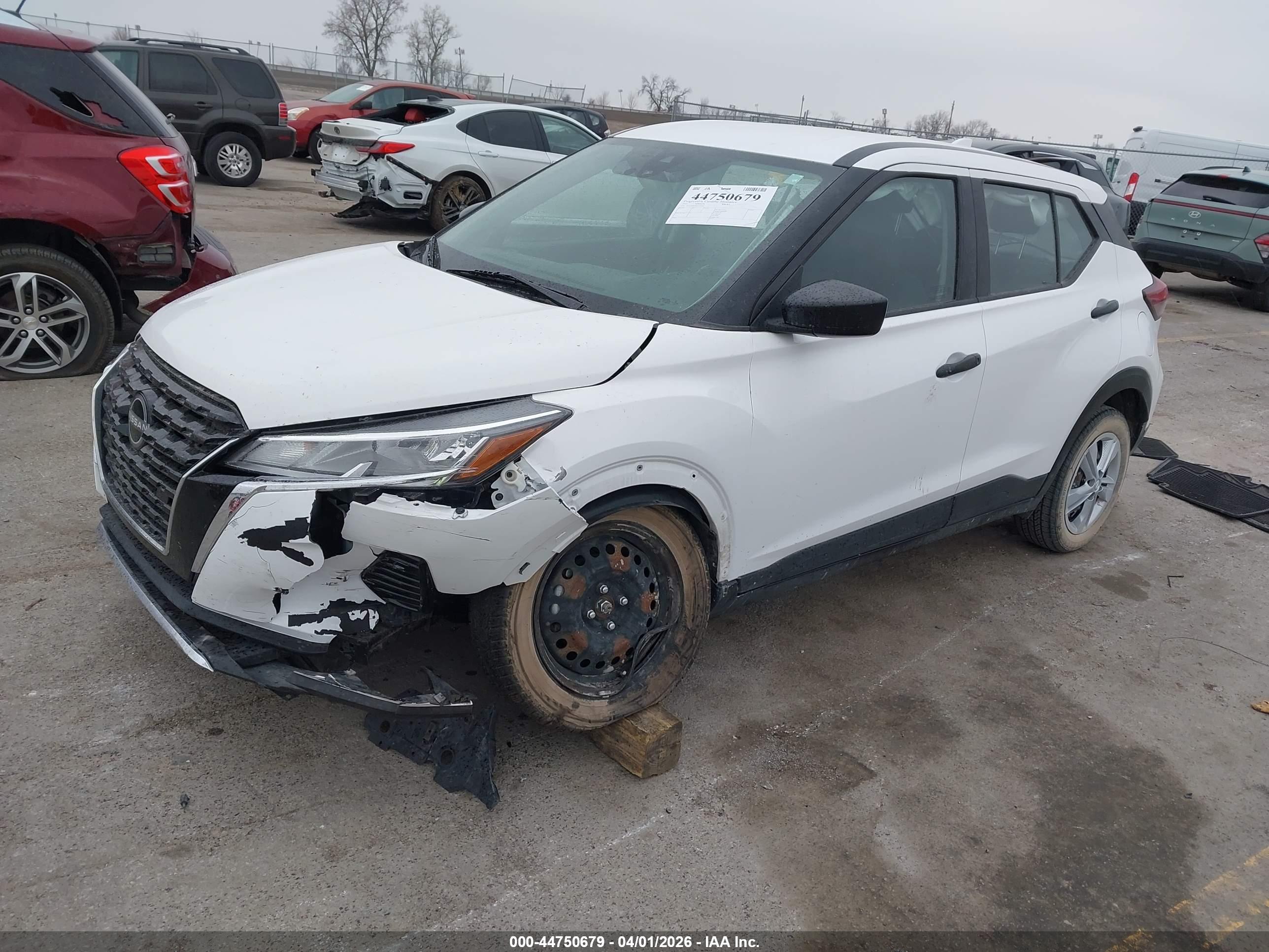 NISSAN KICKS image 2