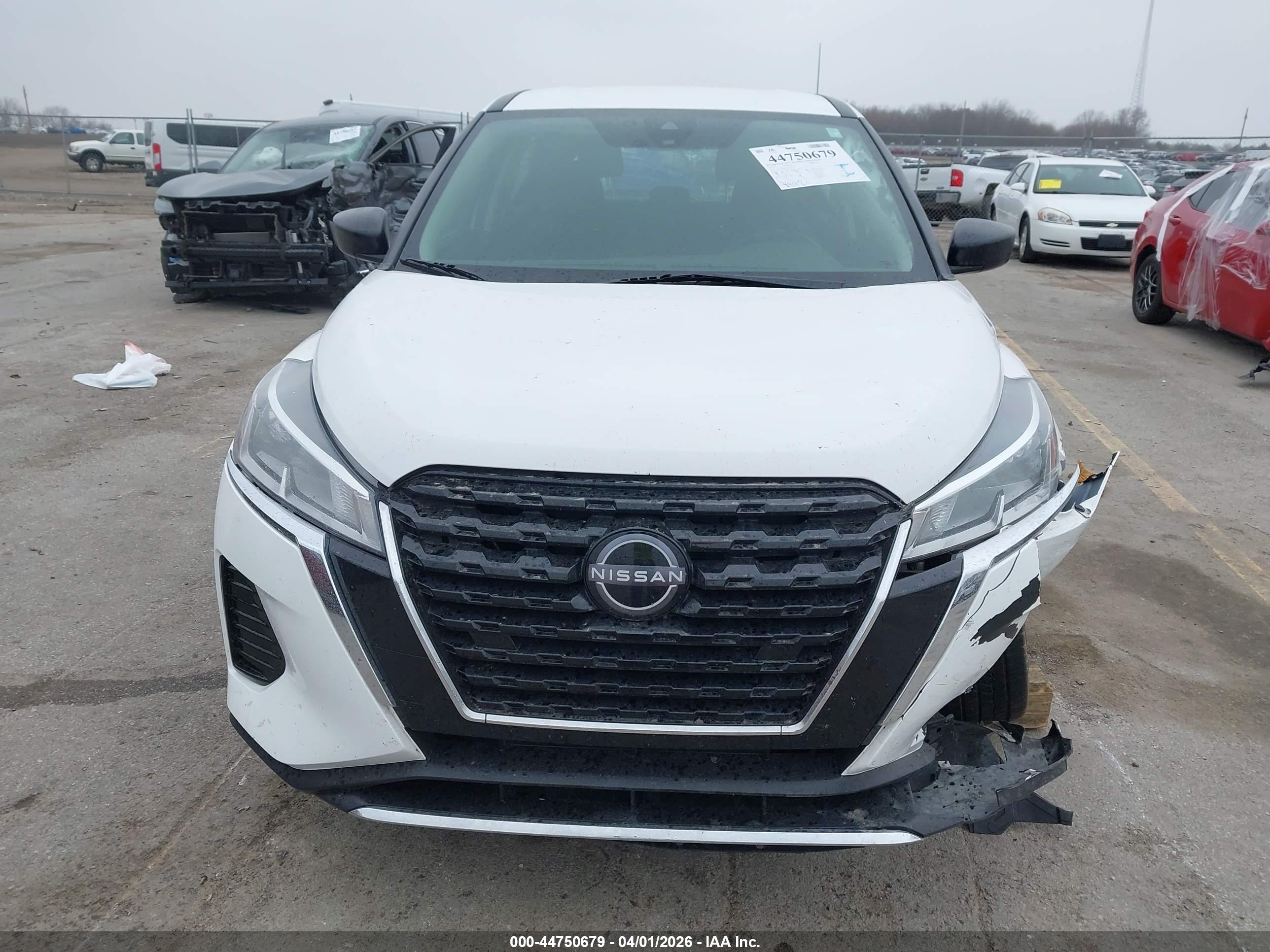 NISSAN KICKS image 6