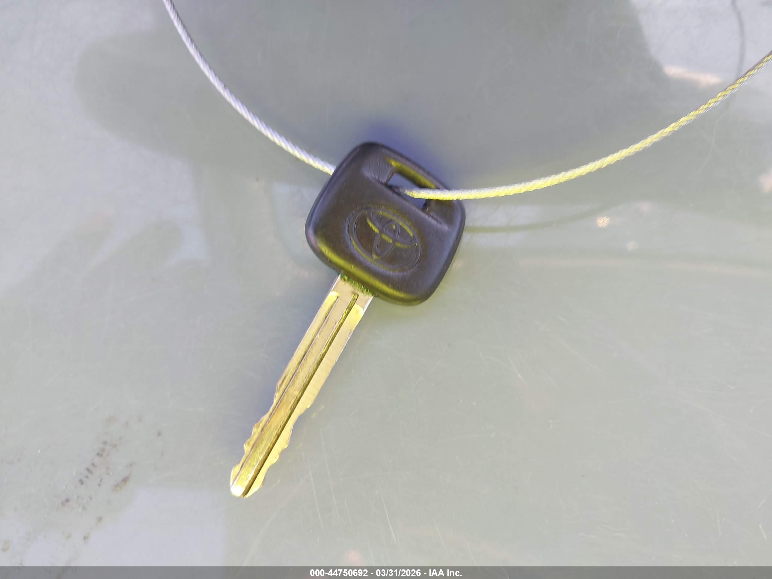 TOYOTA YARIS image 11