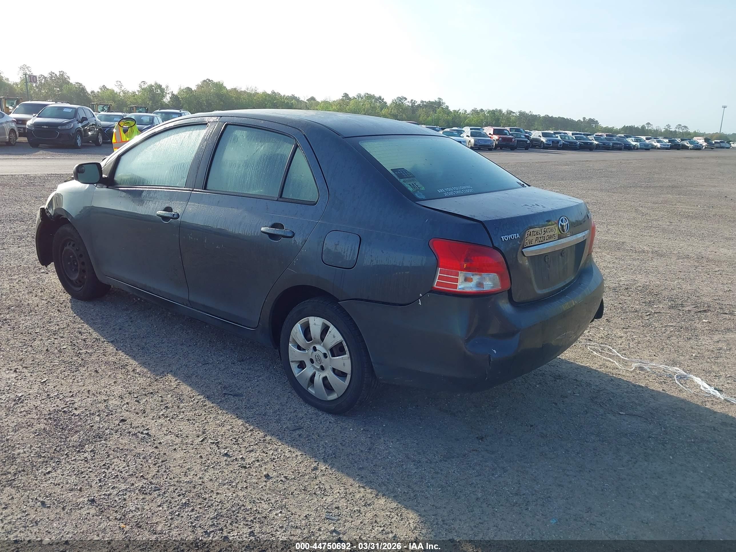 TOYOTA YARIS image 3