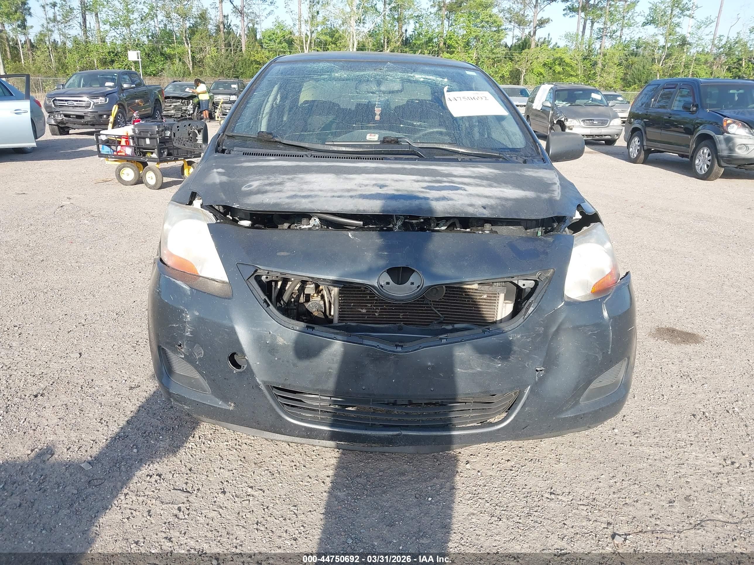 TOYOTA YARIS image 6