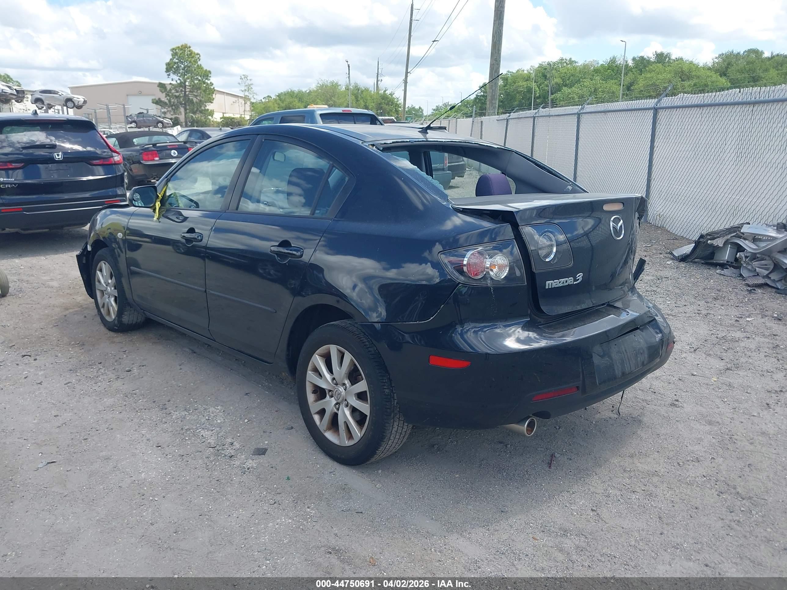 MAZDA MAZDA3 image 3