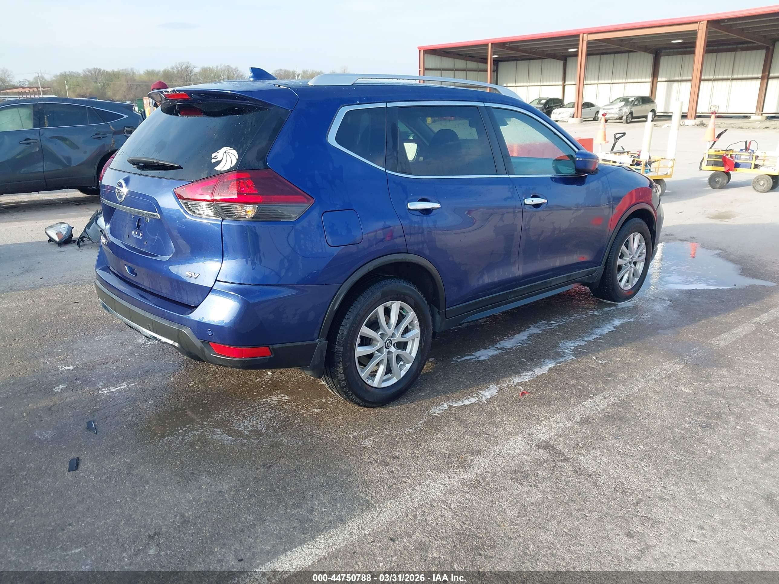 NISSAN ROGUE image 4