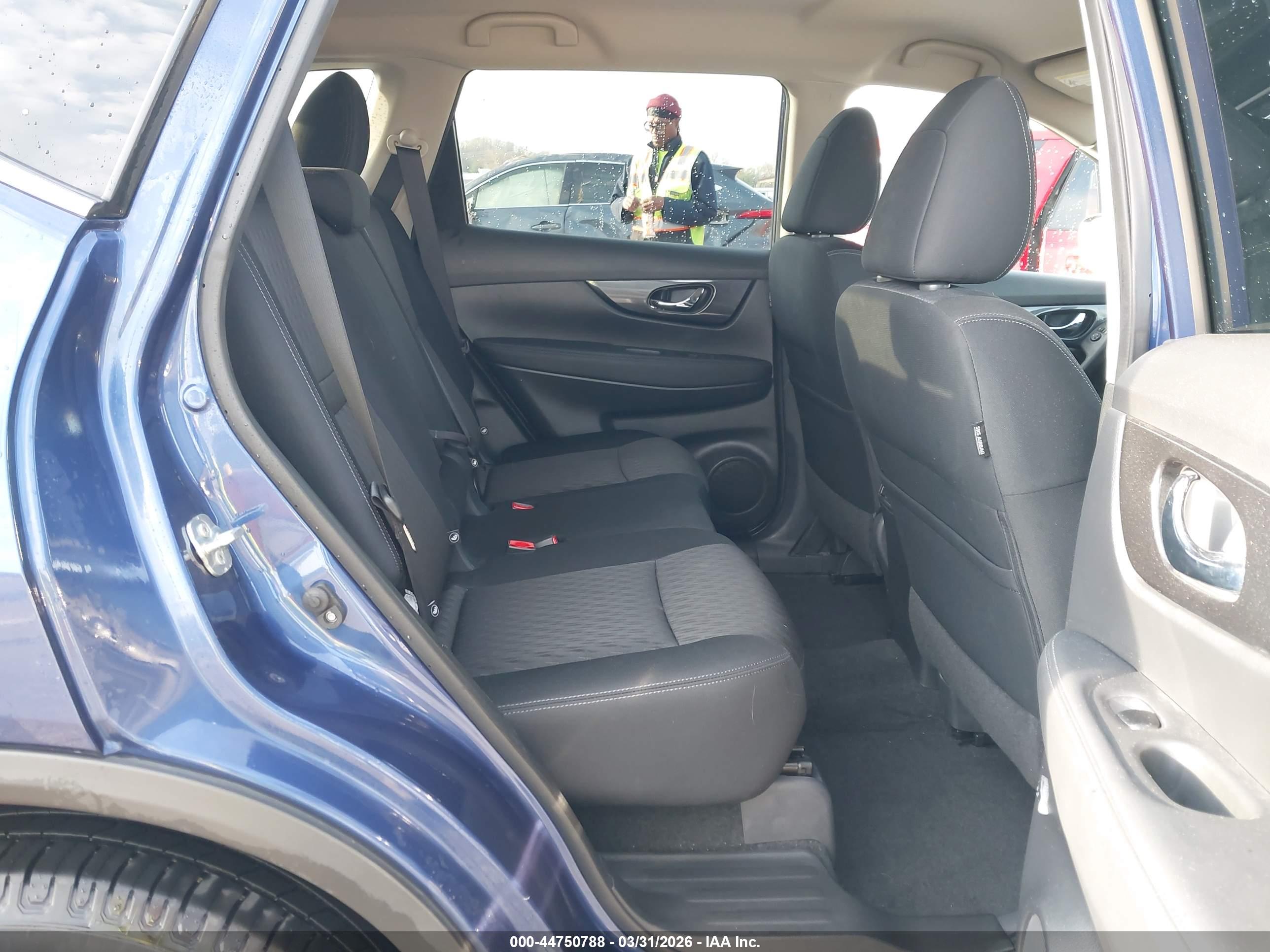 NISSAN ROGUE image 8