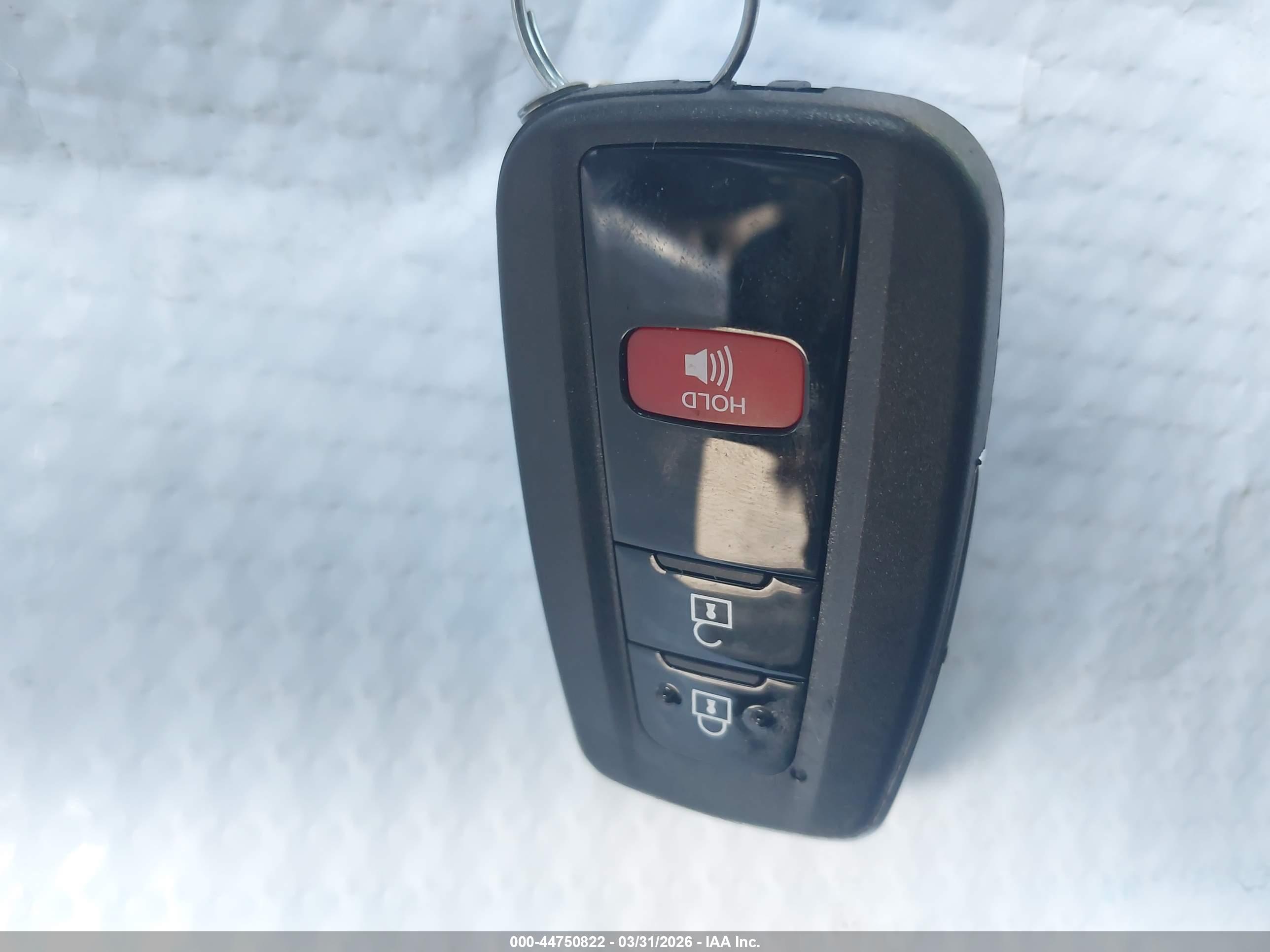 TOYOTA C-HR image 11