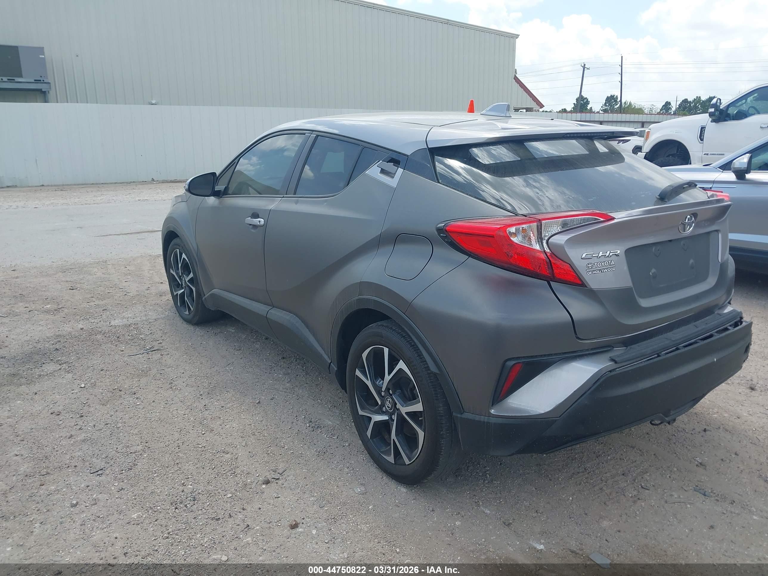 TOYOTA C-HR image 3