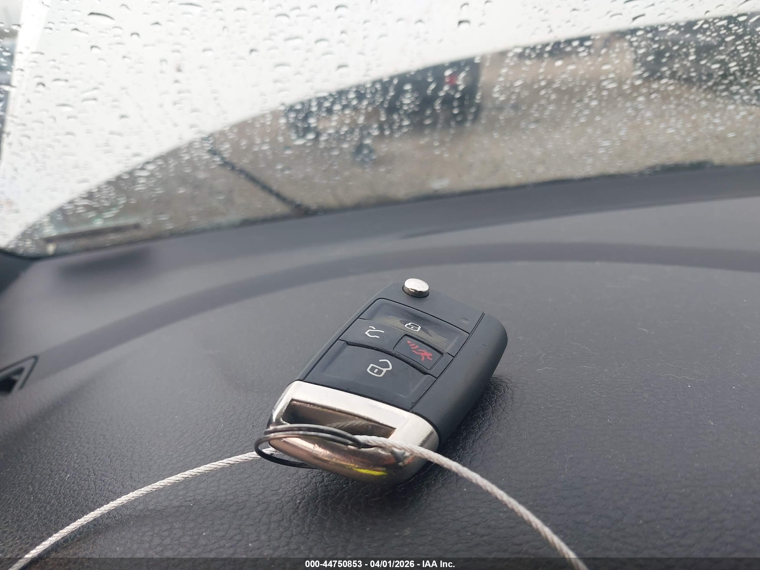 VOLKSWAGEN GOLF image 11