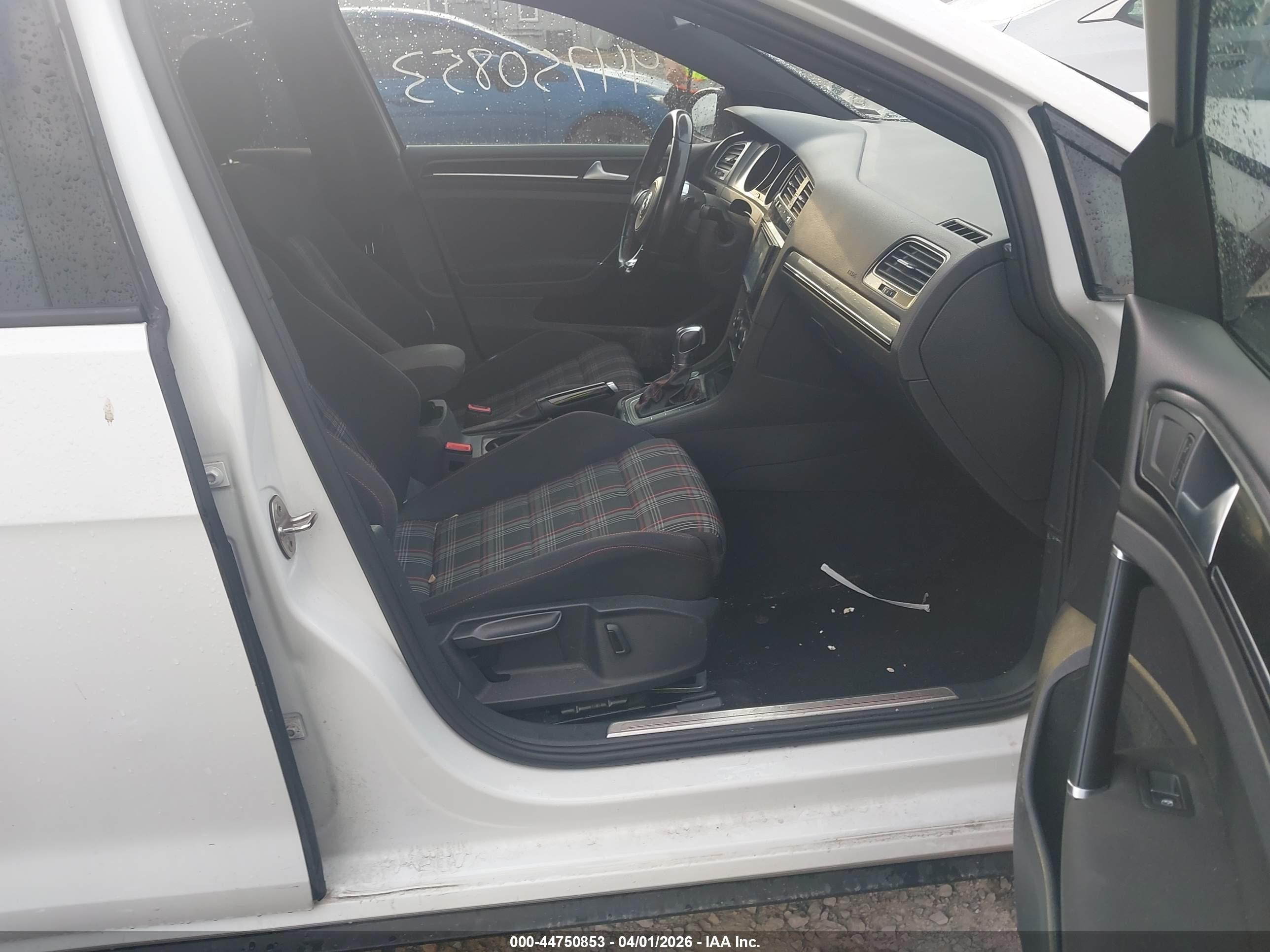 VOLKSWAGEN GOLF image 5