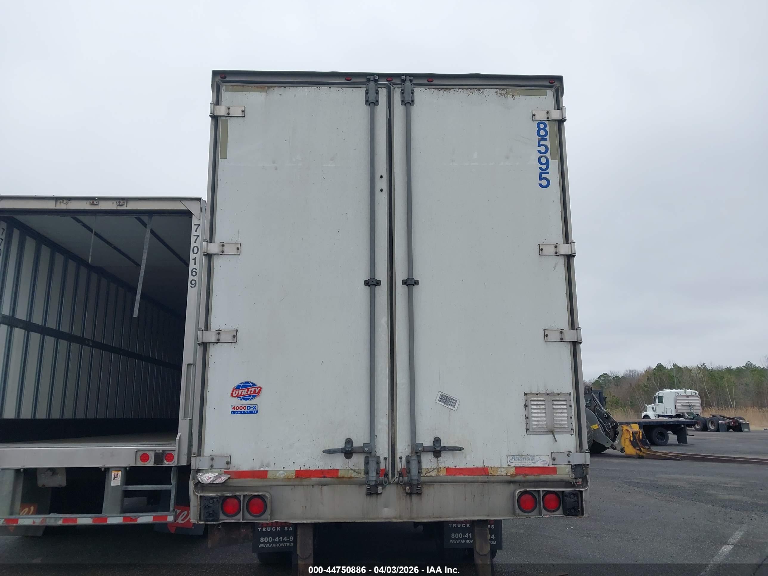 UTILITY TRAILER image 7