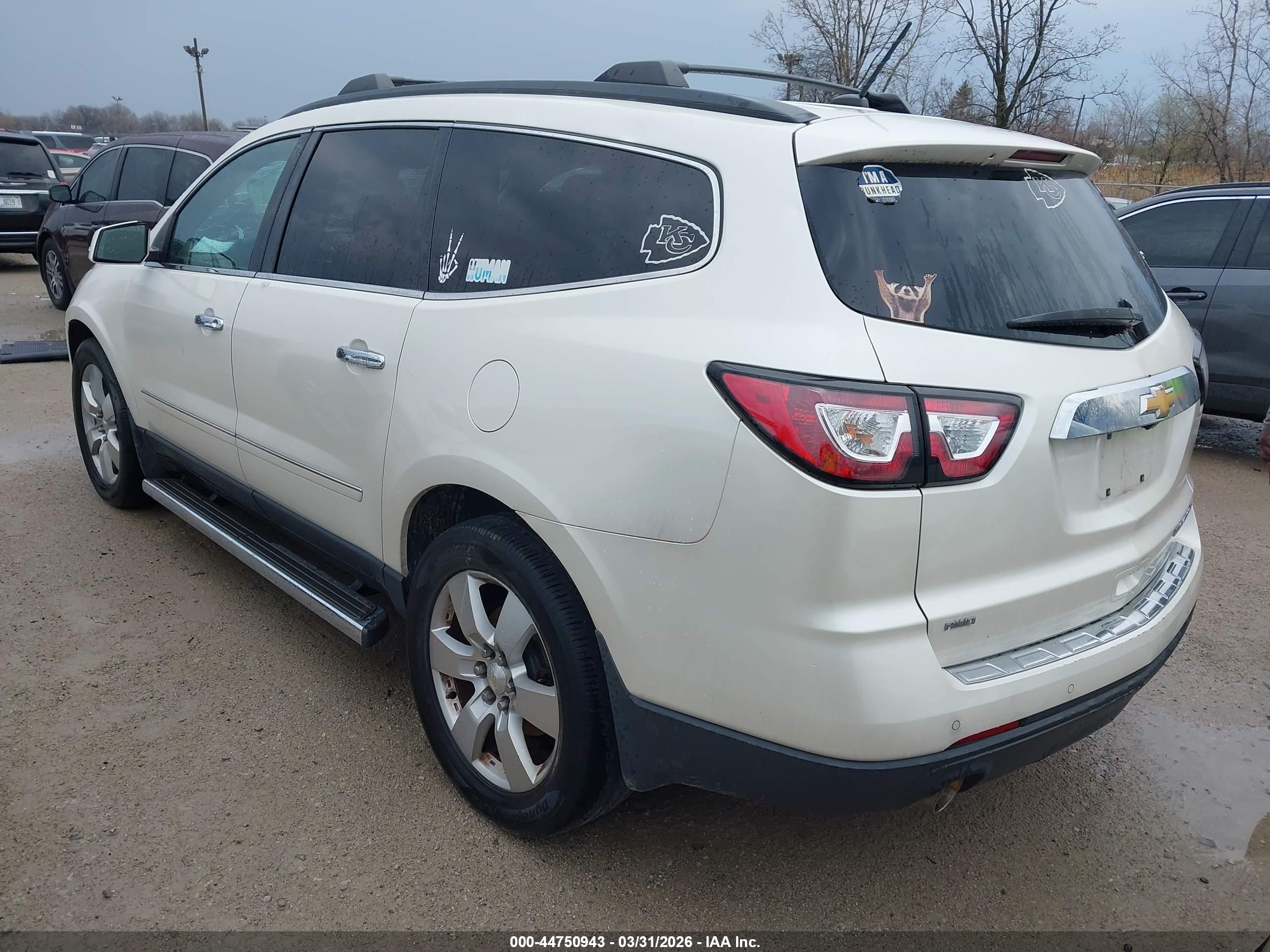 CHEVROLET TRAVERSE image 3