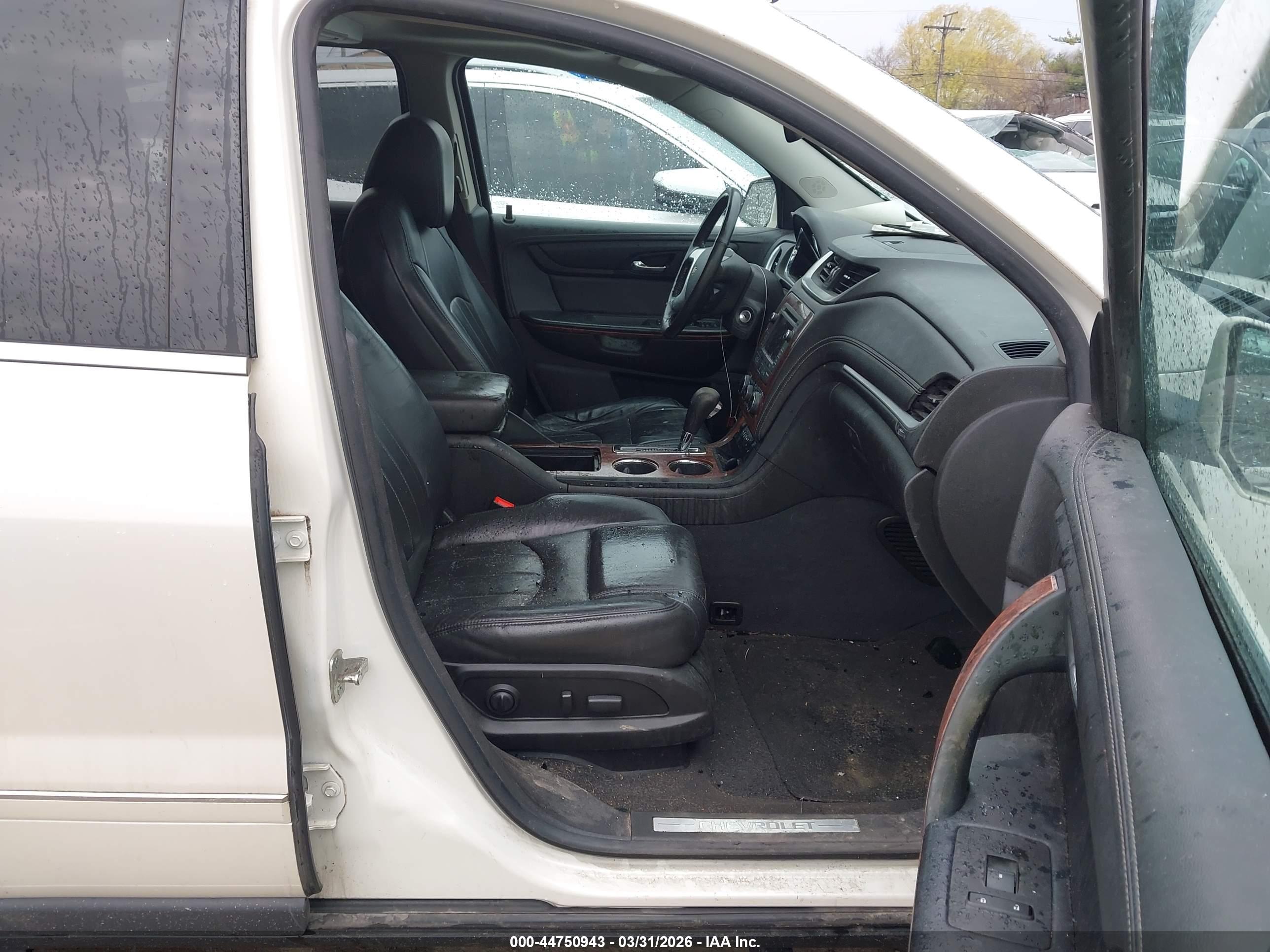 CHEVROLET TRAVERSE image 5