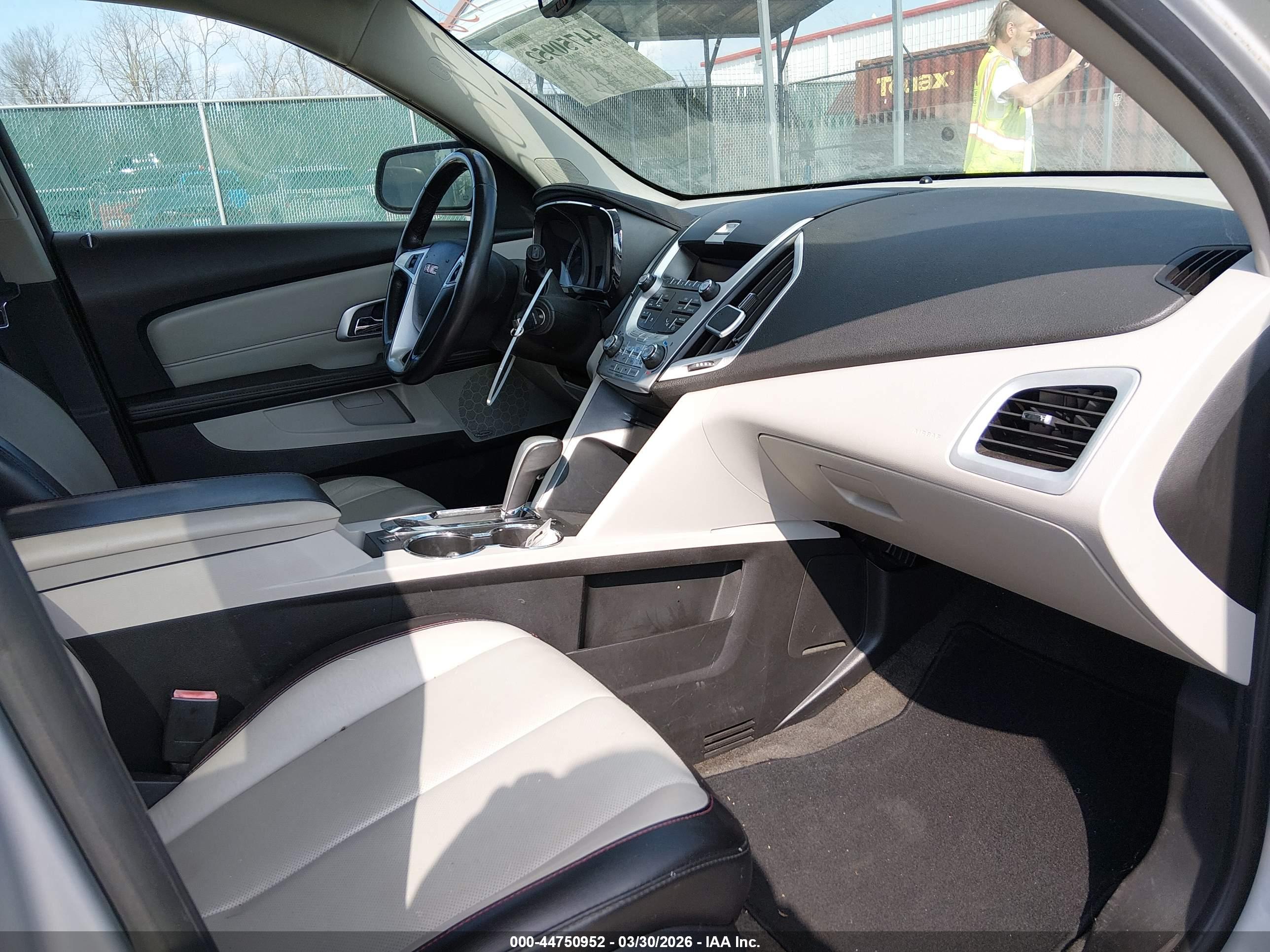 GMC TERRAIN image 5