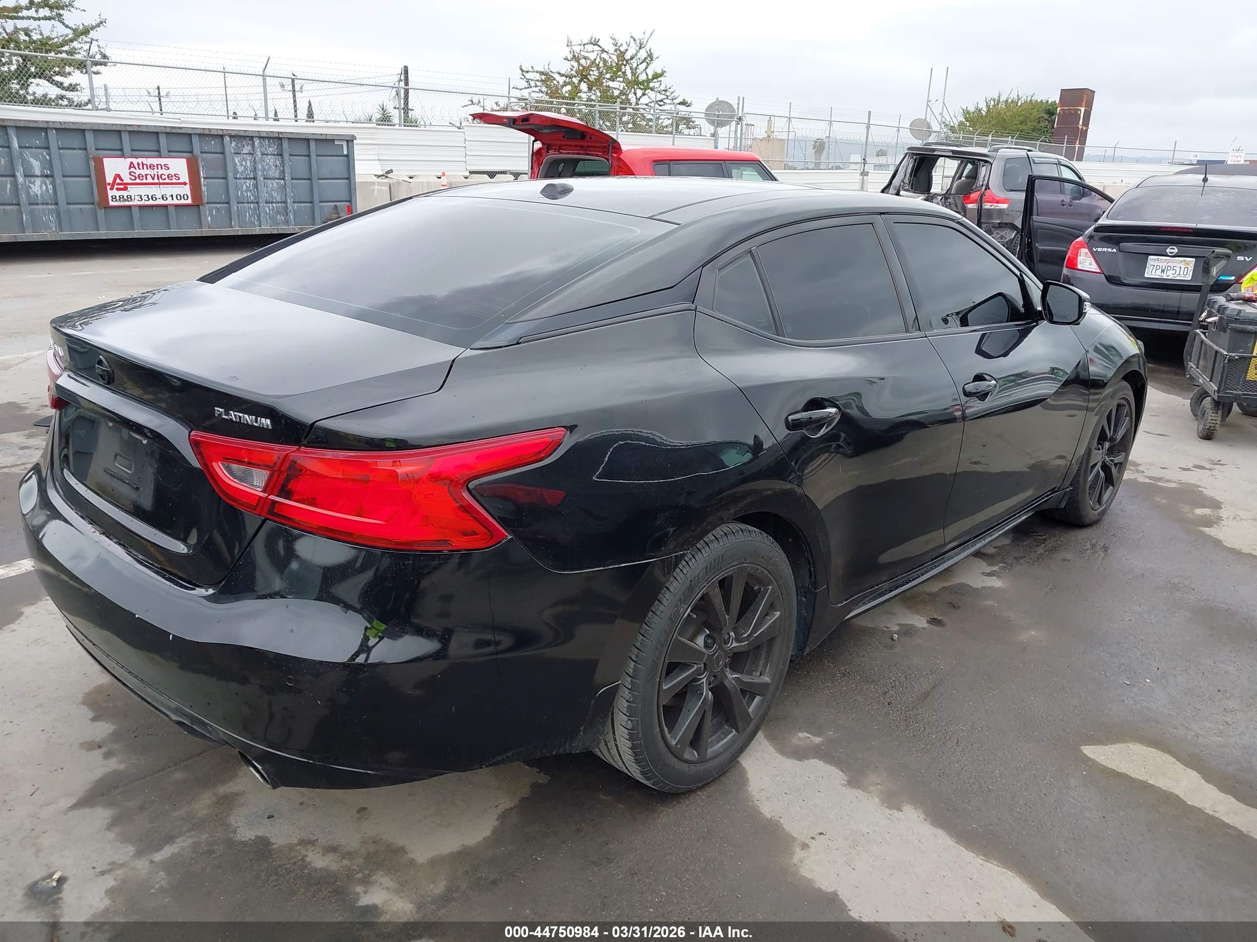 NISSAN MAXIMA image 4