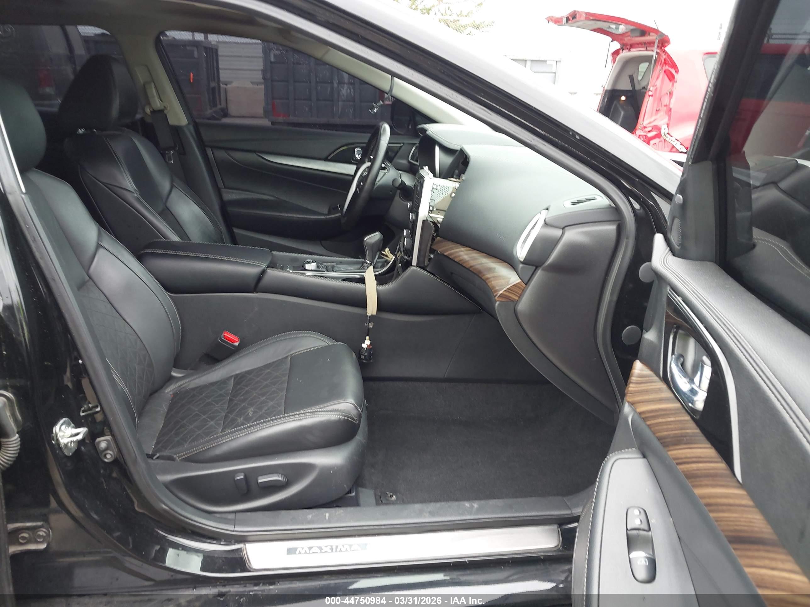 NISSAN MAXIMA image 5