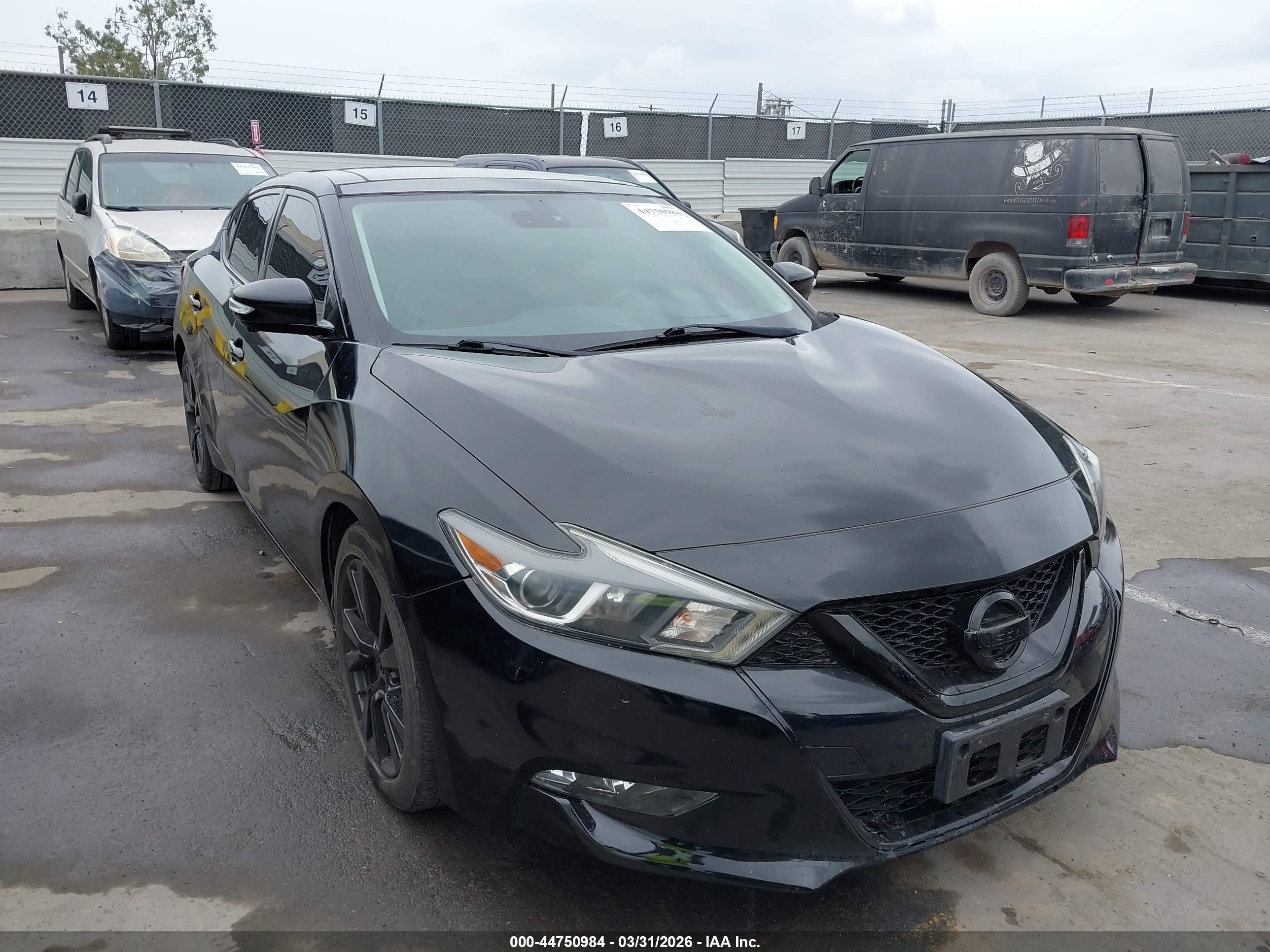NISSAN MAXIMA image 6