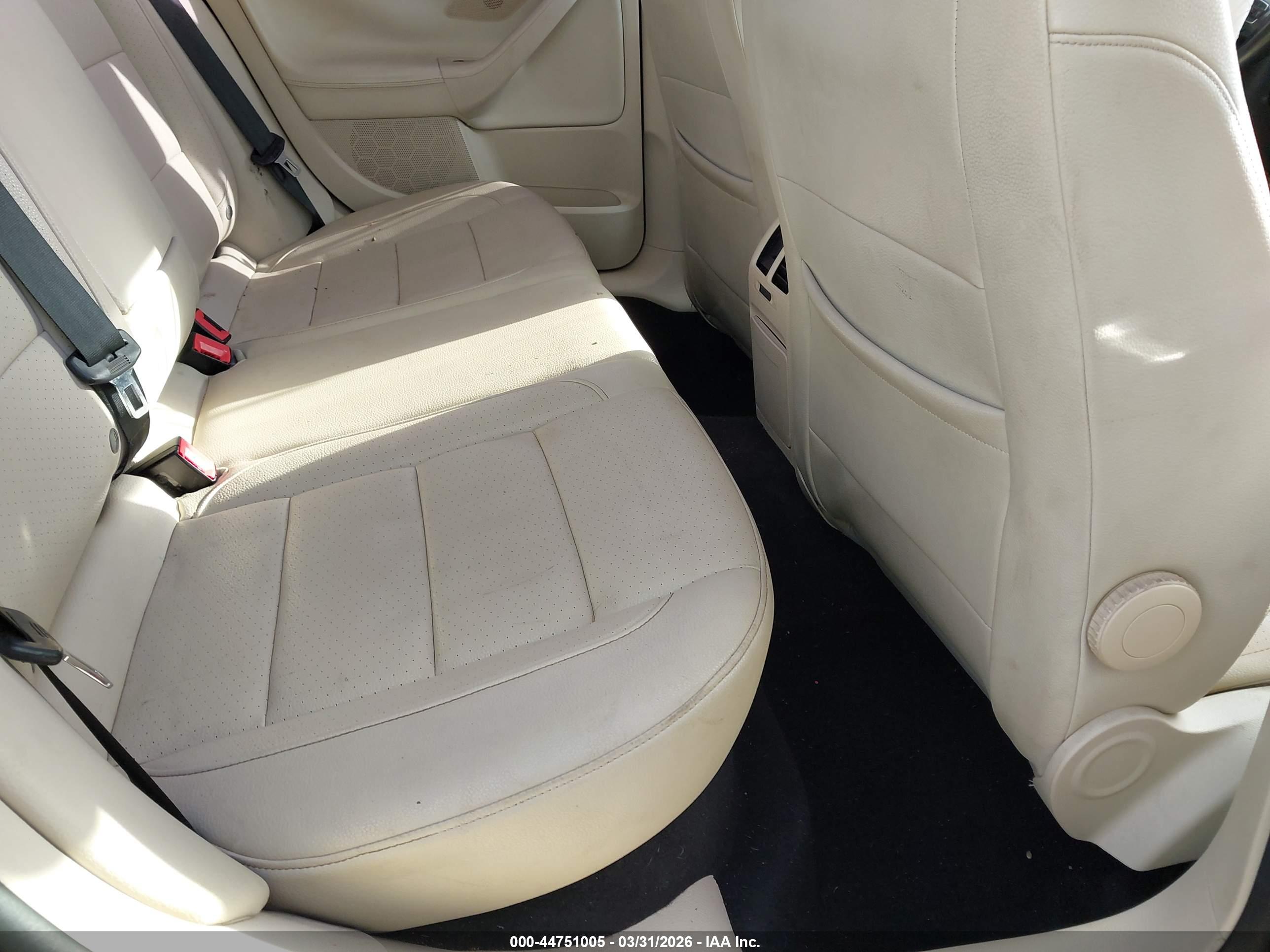 VOLKSWAGEN JETTA image 8