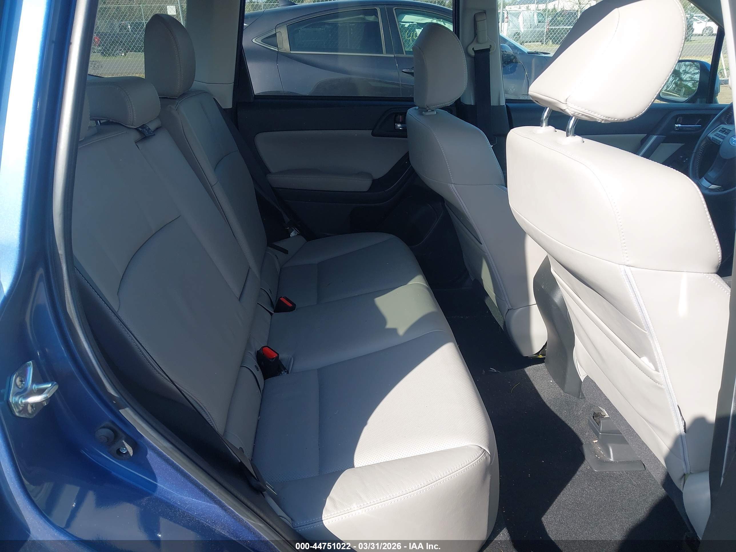 SUBARU FORESTER image 8