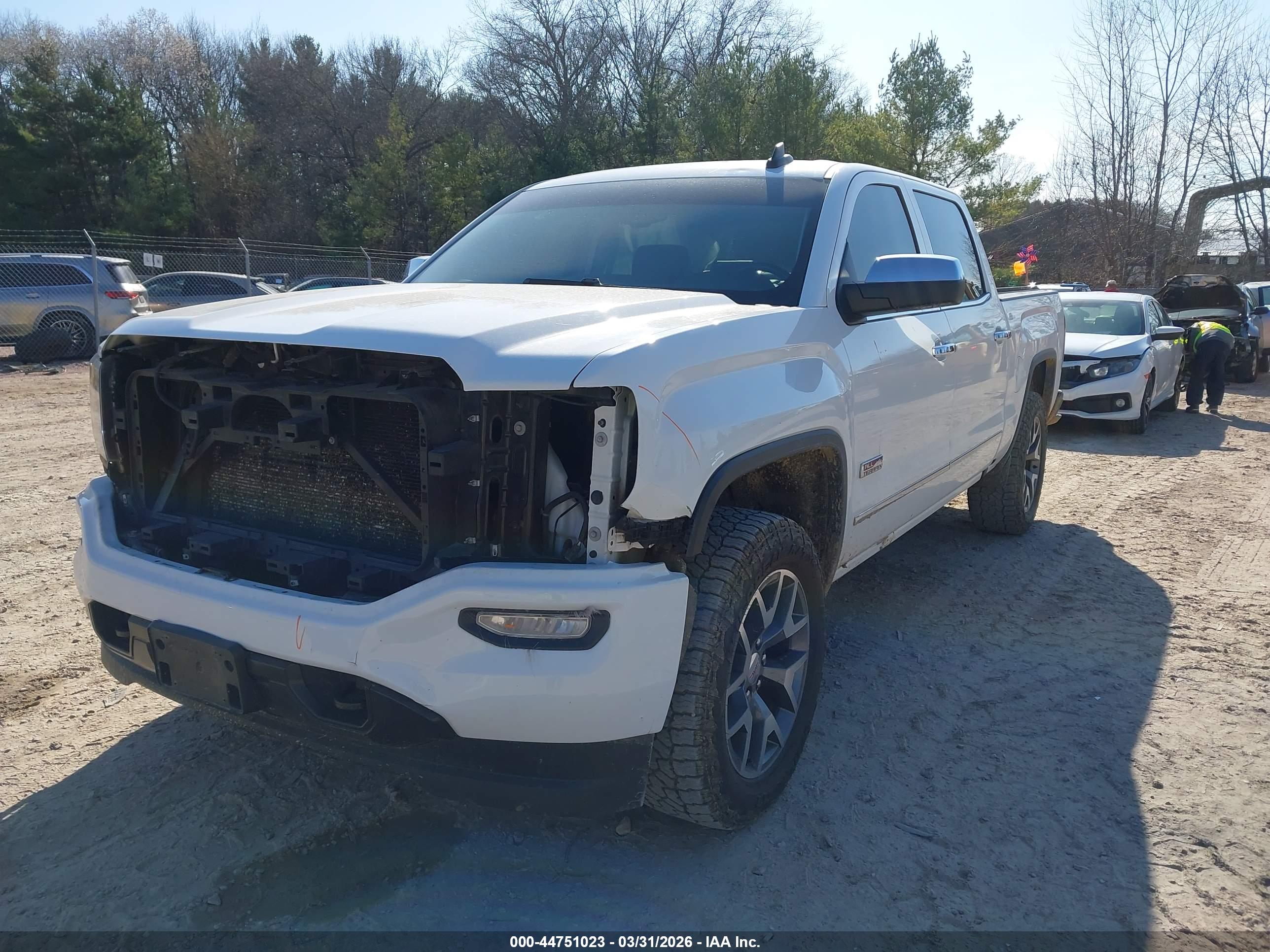 GMC SIERRA image 2