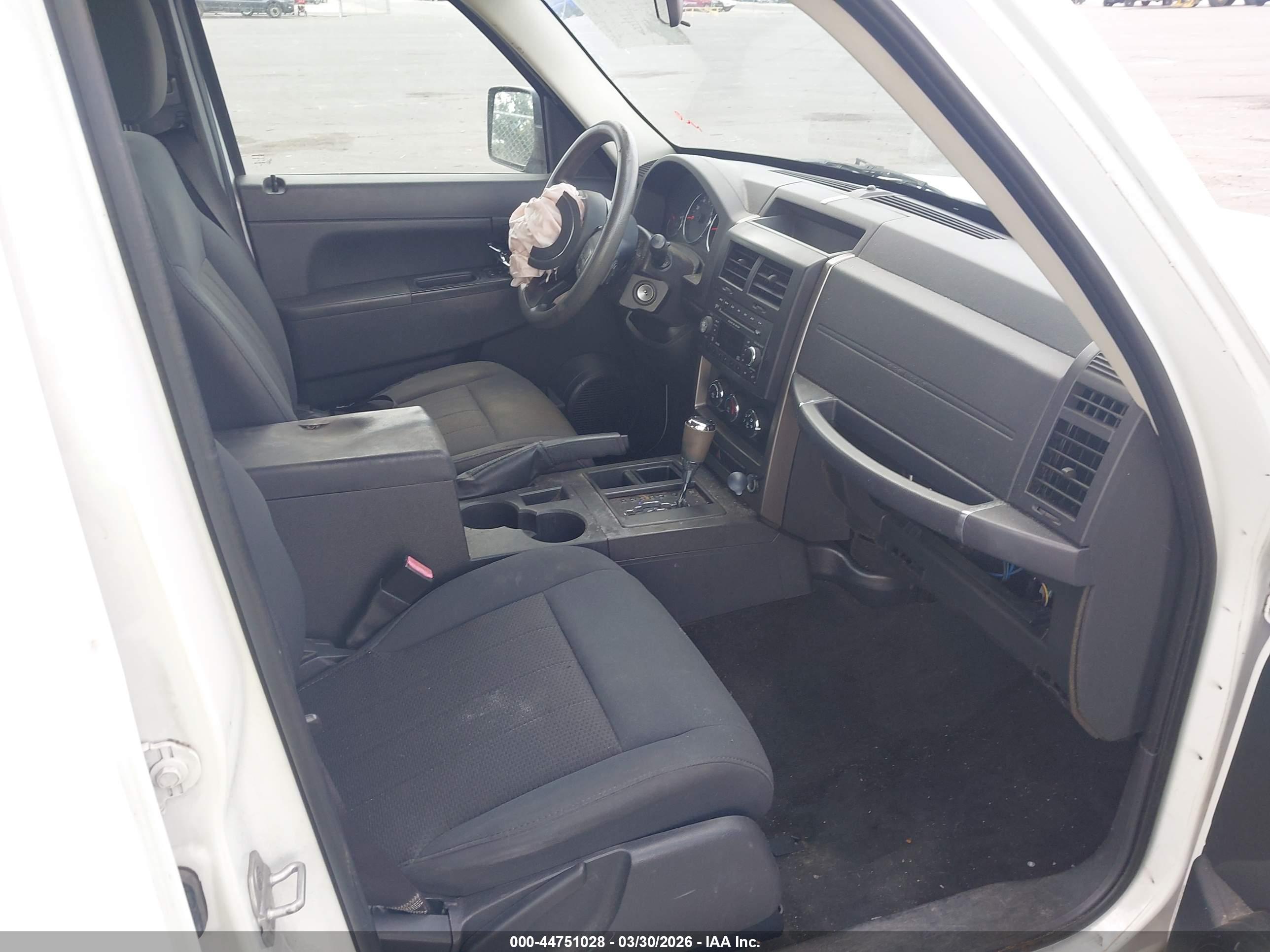 JEEP LIBERTY image 5