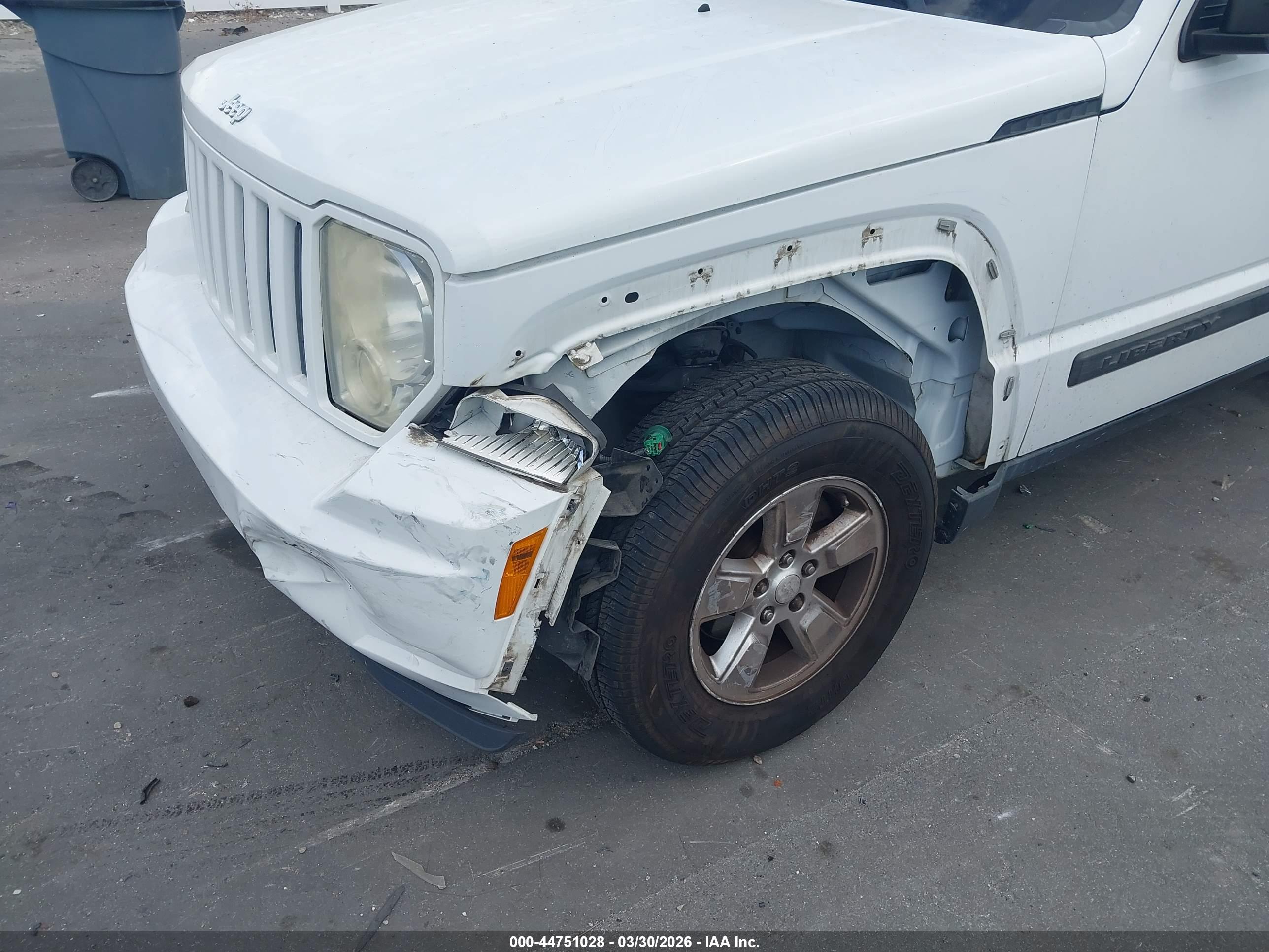 JEEP LIBERTY image 6