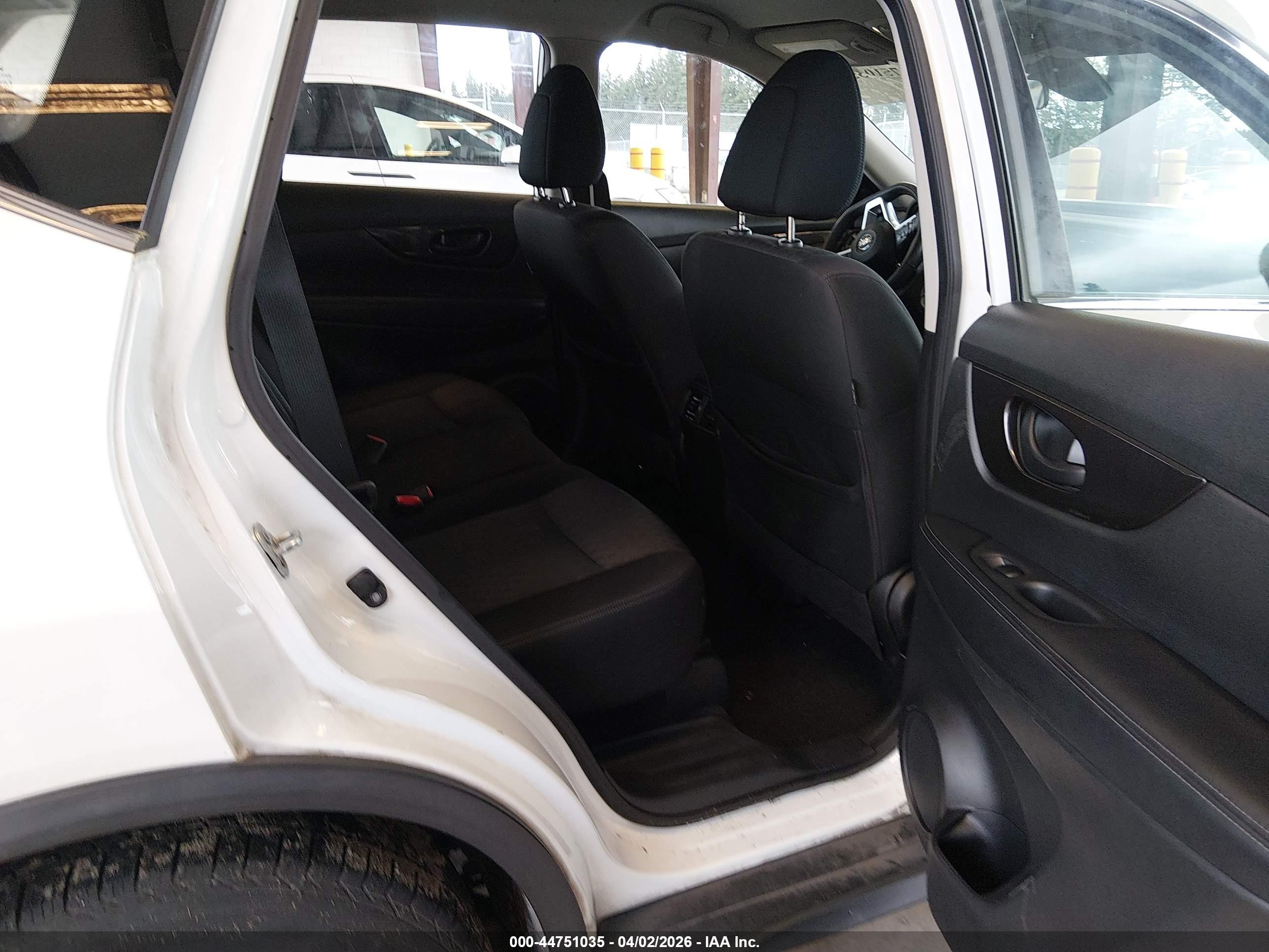 NISSAN ROGUE image 8