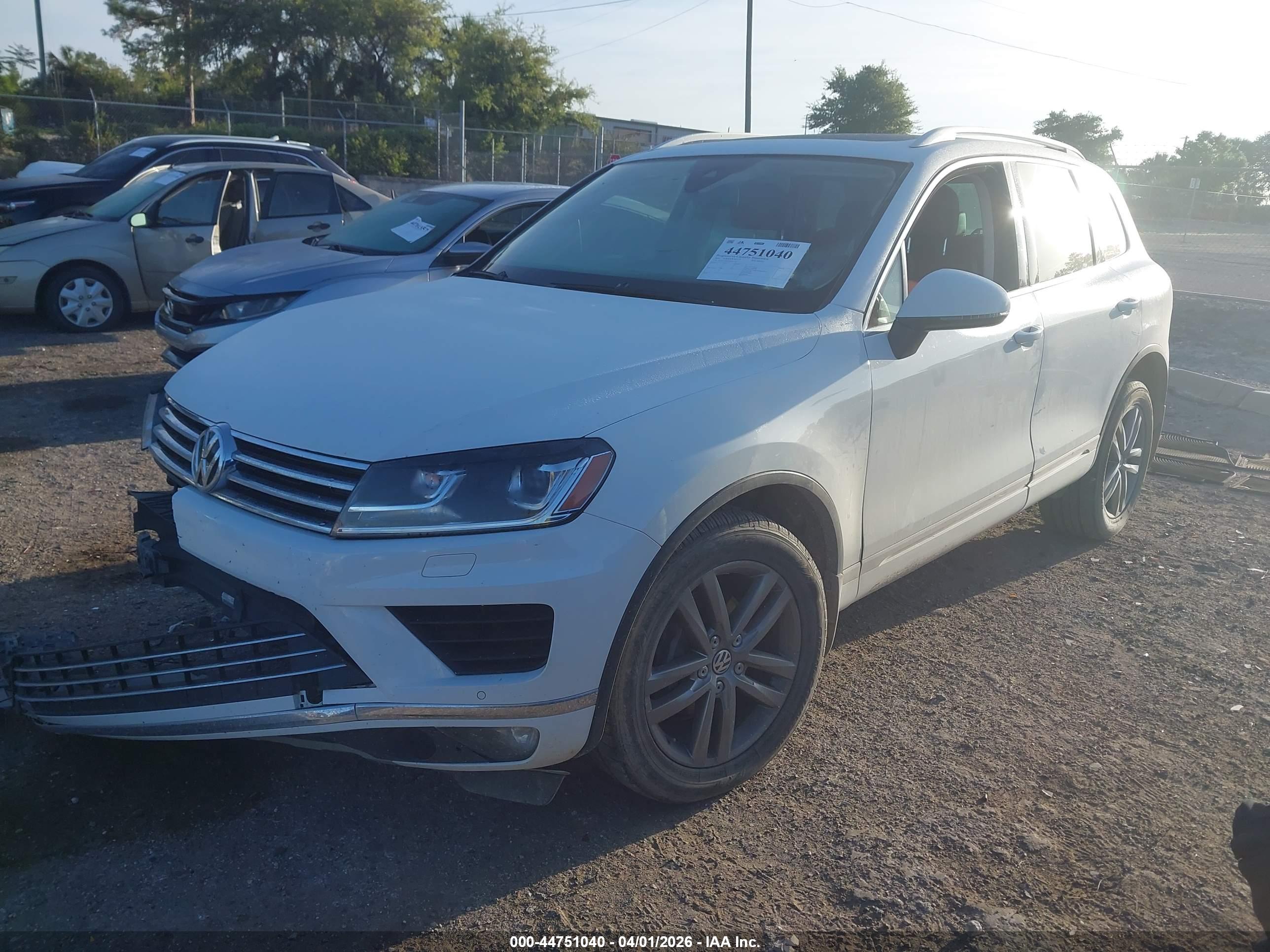VOLKSWAGEN TOUAREG image 2