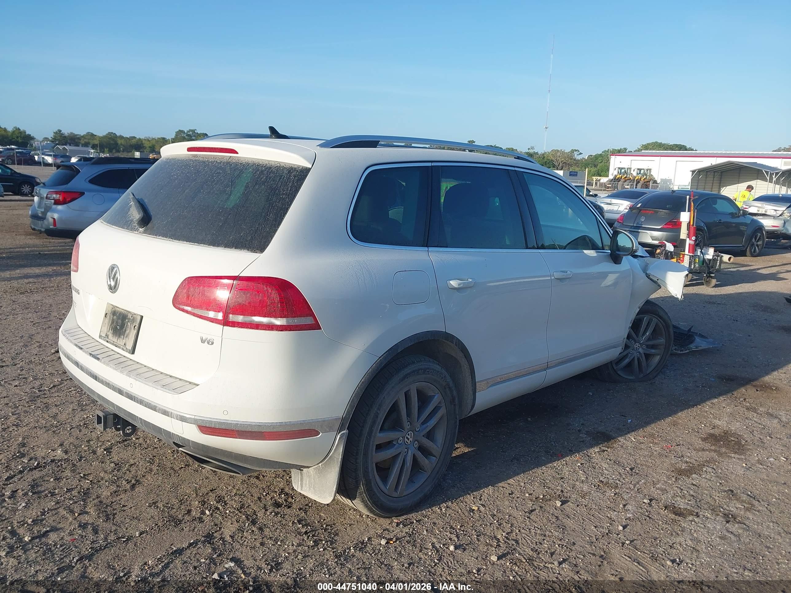 VOLKSWAGEN TOUAREG image 4