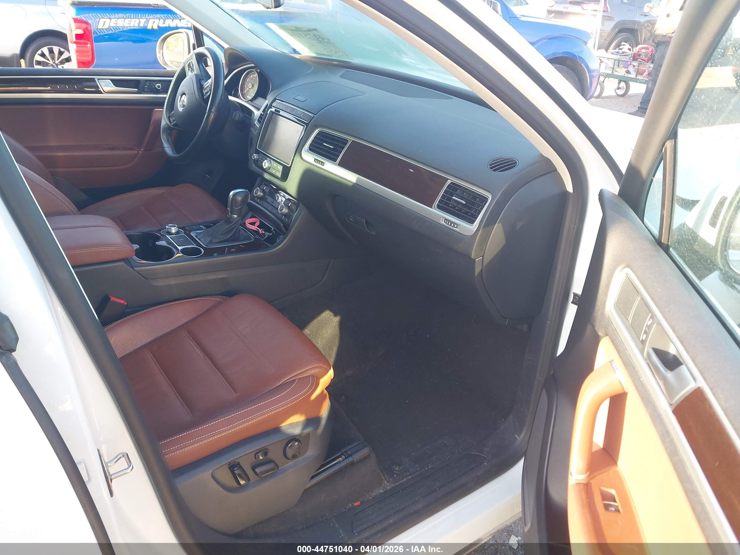 VOLKSWAGEN TOUAREG image 5