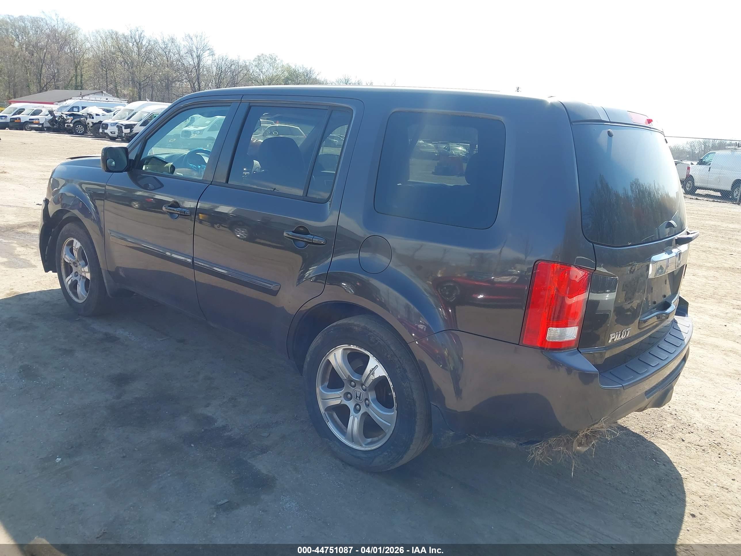HONDA PILOT image 3