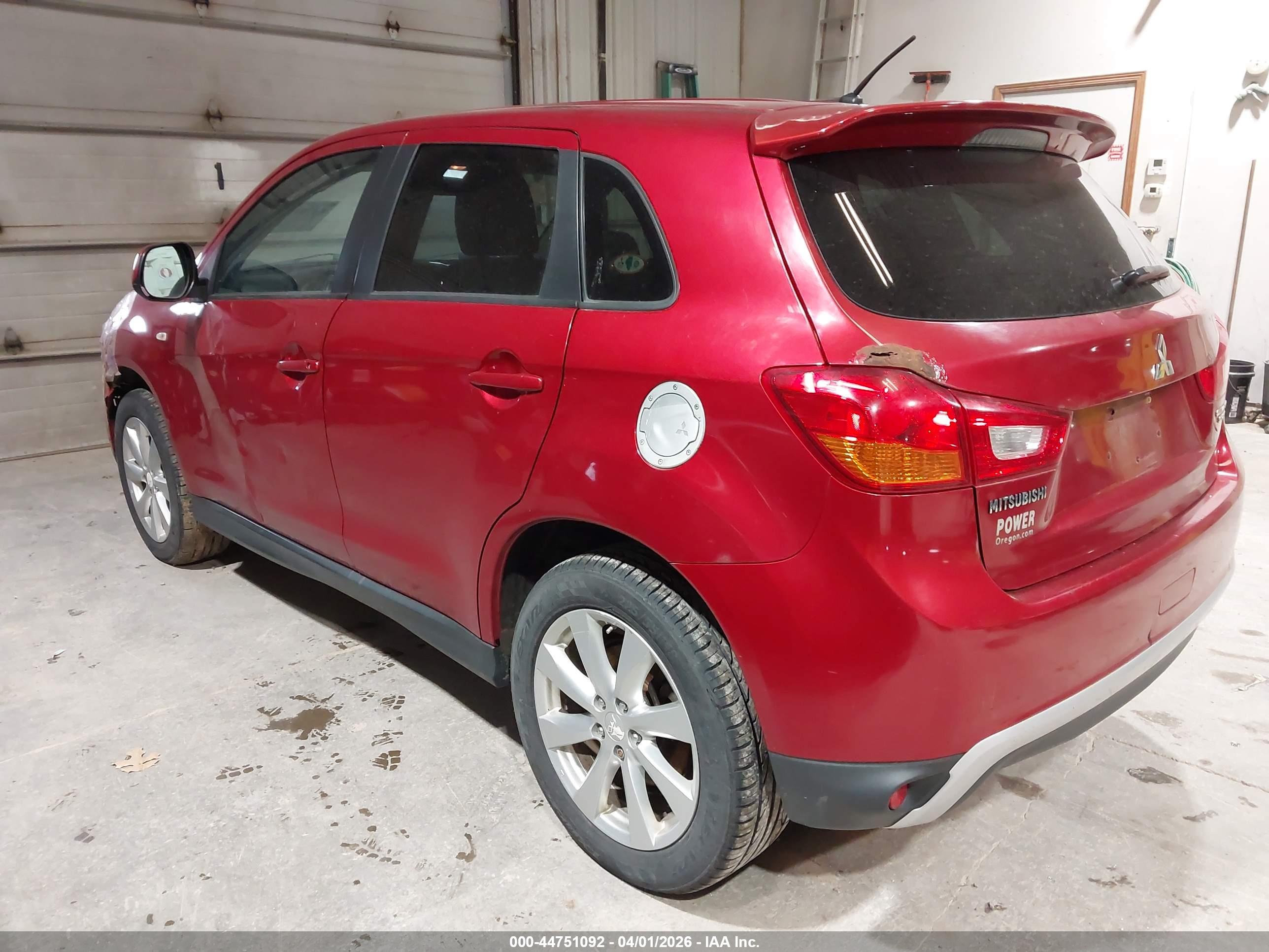 MITSUBISHI OUTLANDER image 3