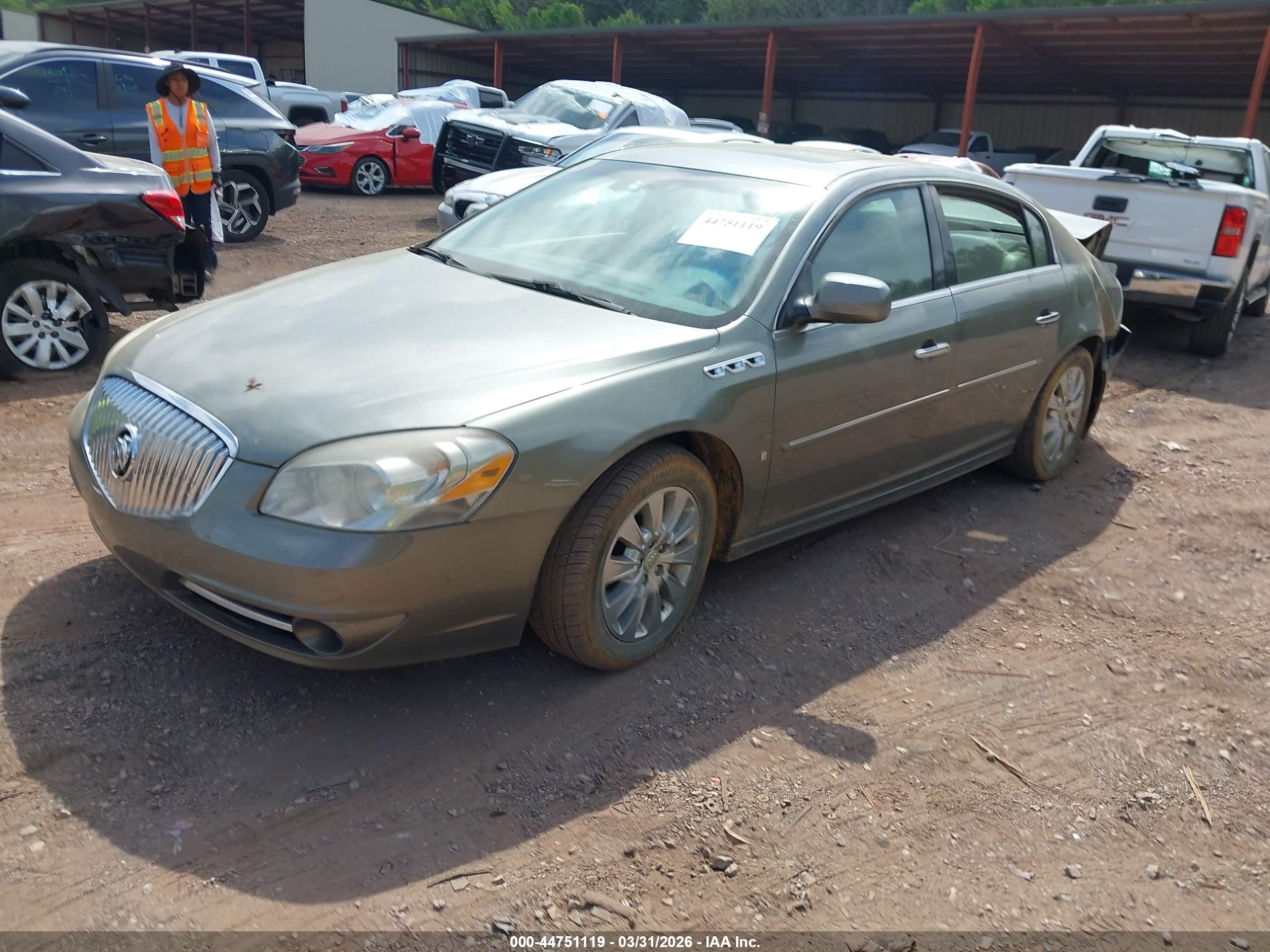 BUICK LUCERNE image 2