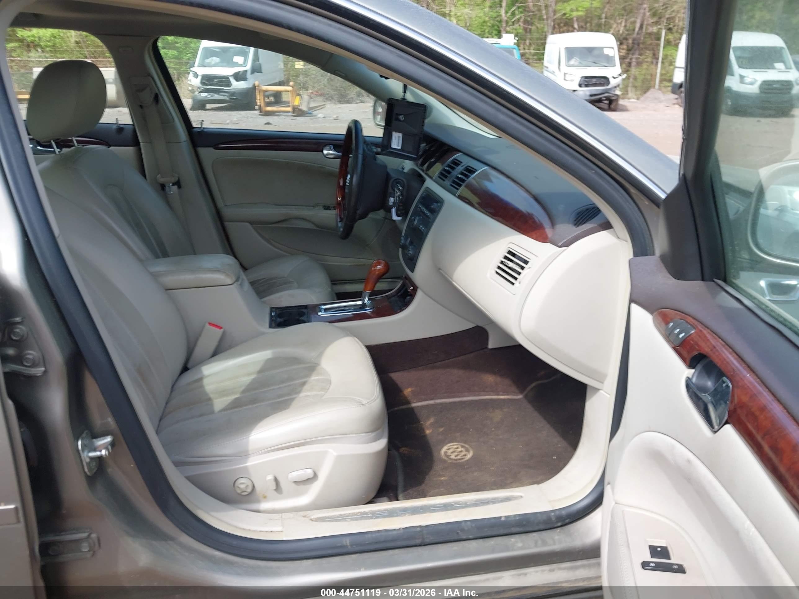 BUICK LUCERNE image 5