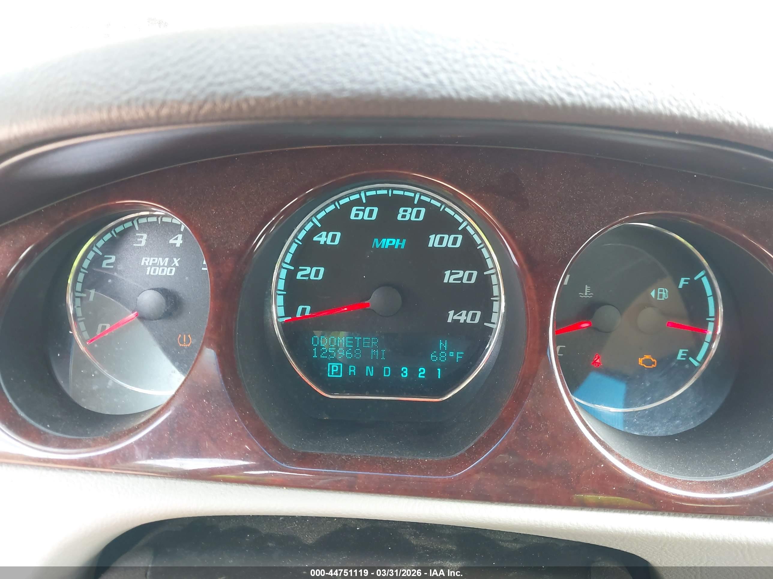 BUICK LUCERNE image 7