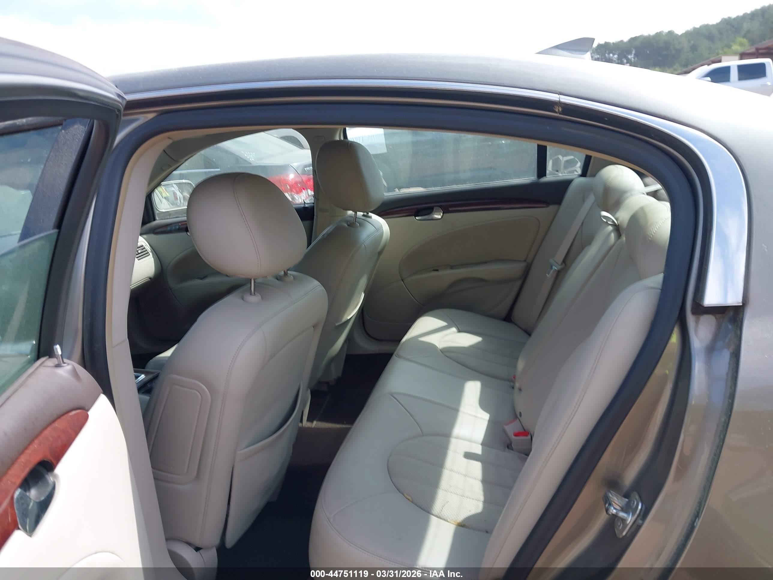 BUICK LUCERNE image 8