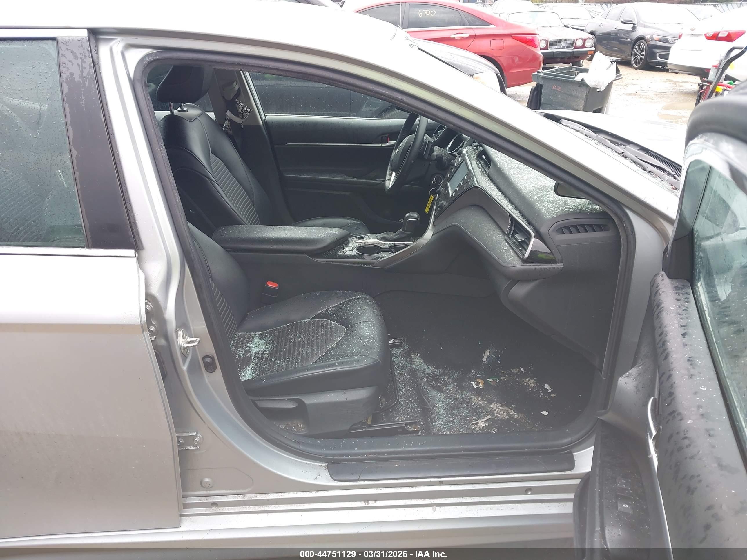 TOYOTA CAMRY image 5