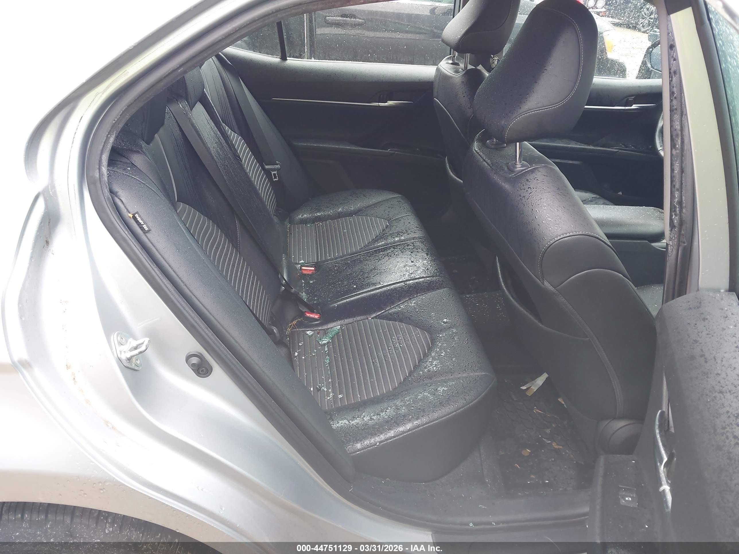 TOYOTA CAMRY image 8