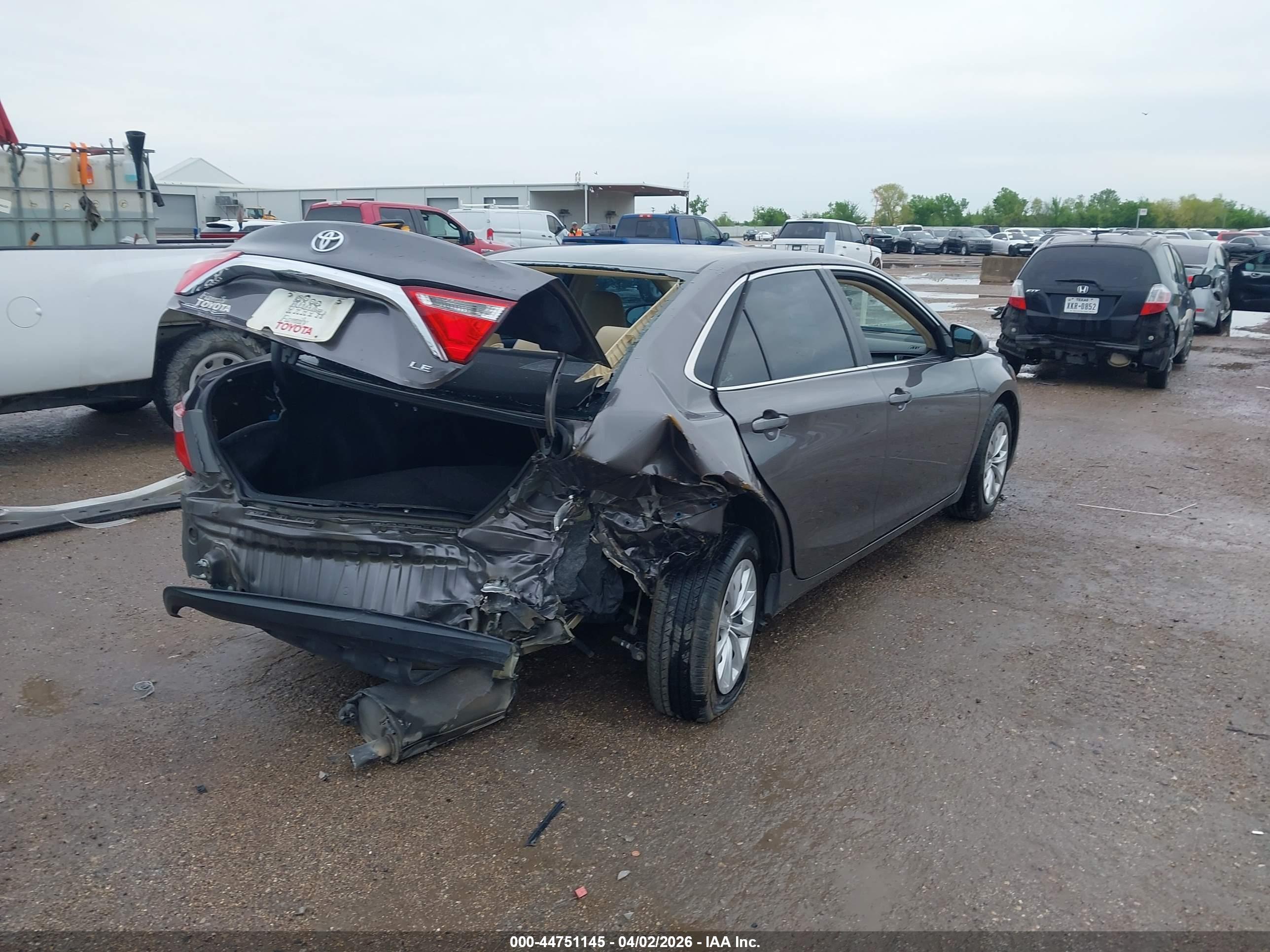 TOYOTA CAMRY image 4