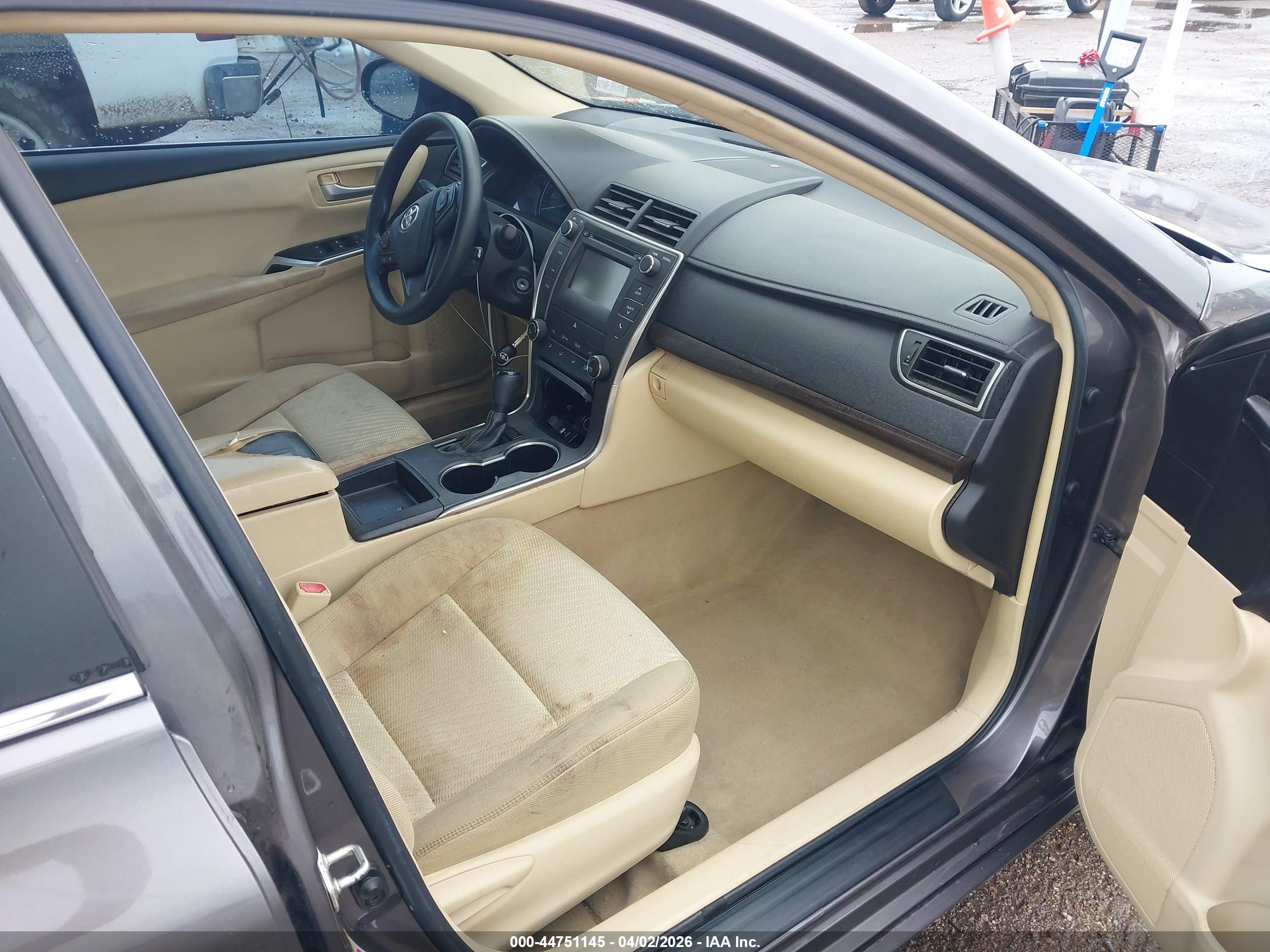 TOYOTA CAMRY image 5