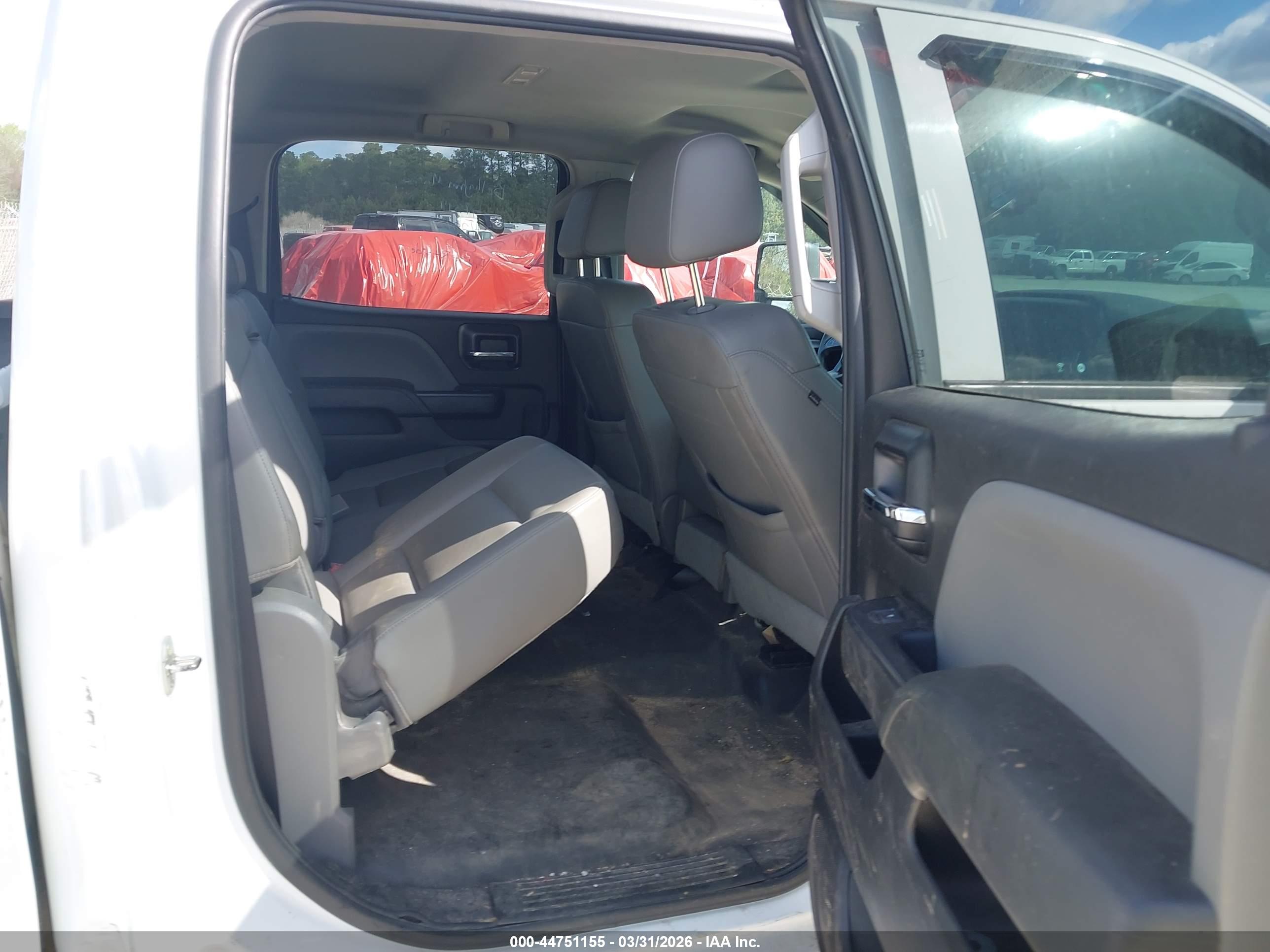 CHEVROLET SILVERADO image 8