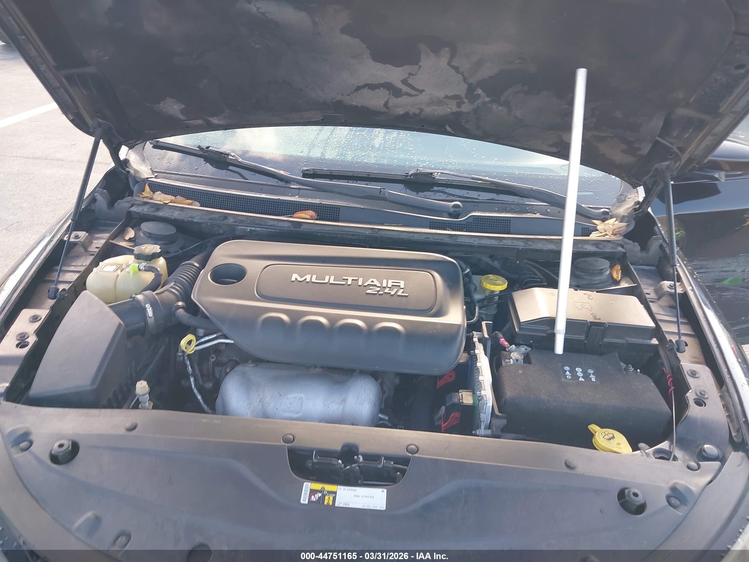 CHRYSLER 200 image 10