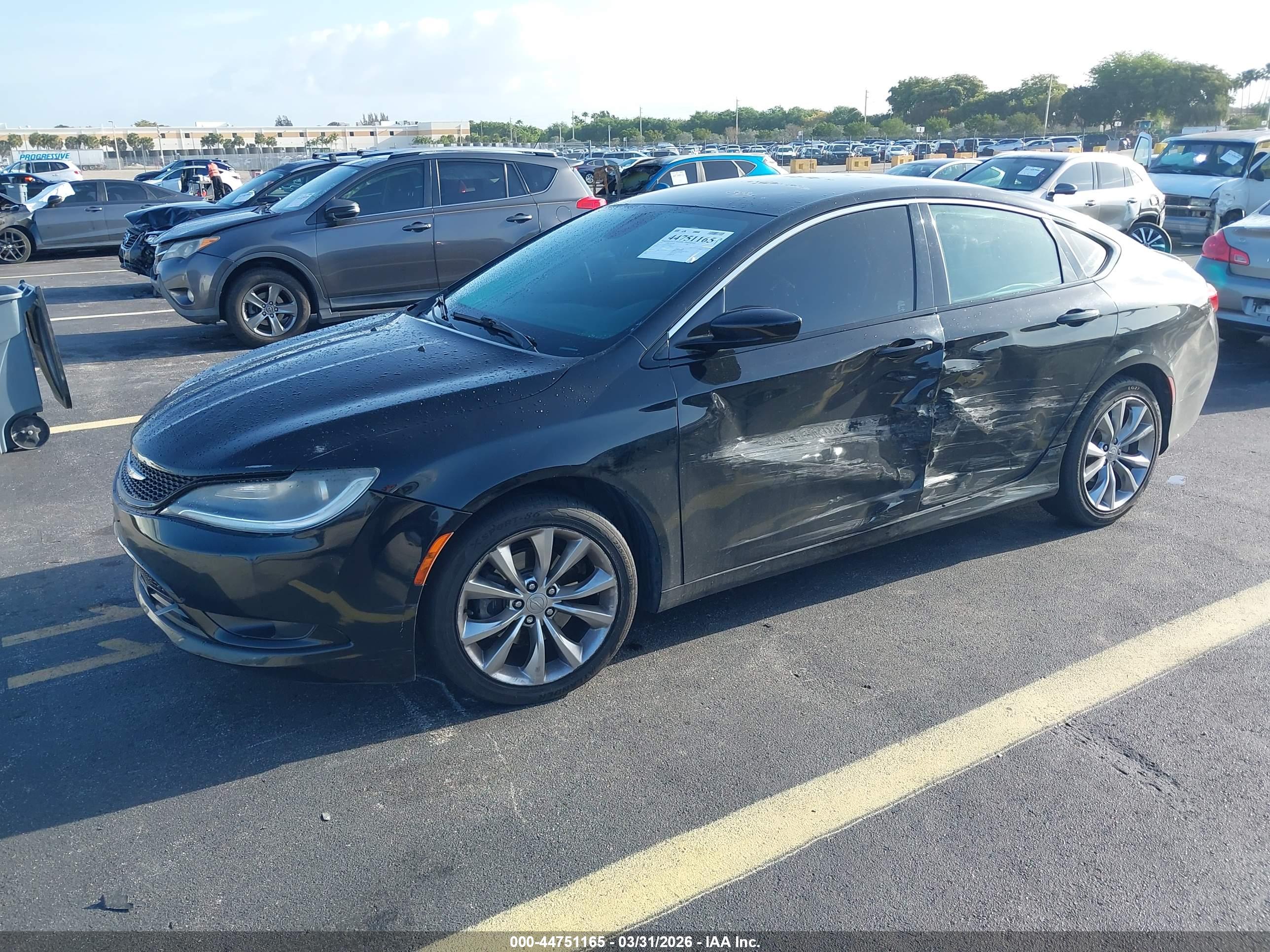 CHRYSLER 200 image 2
