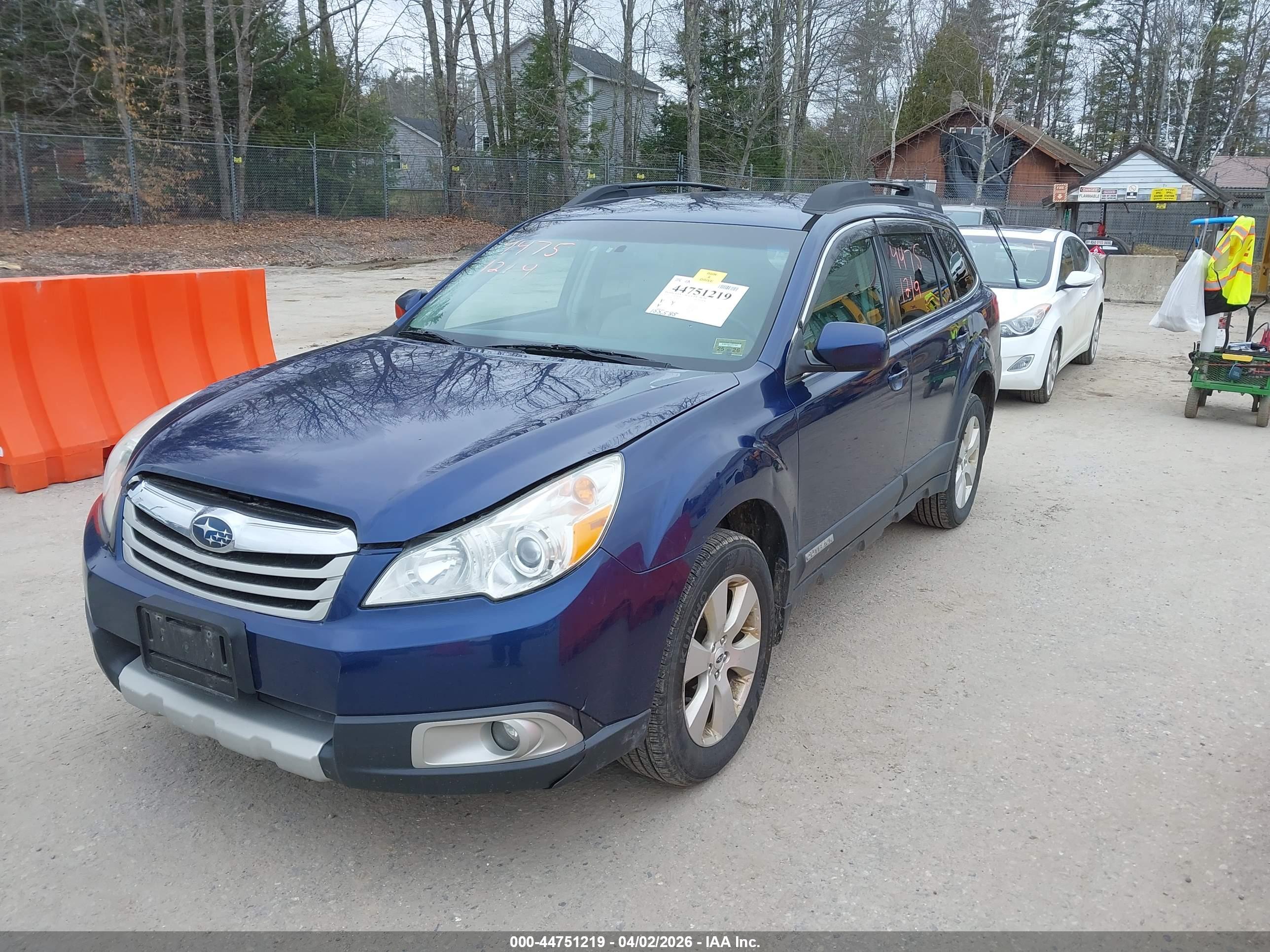 SUBARU OUTBACK image 2