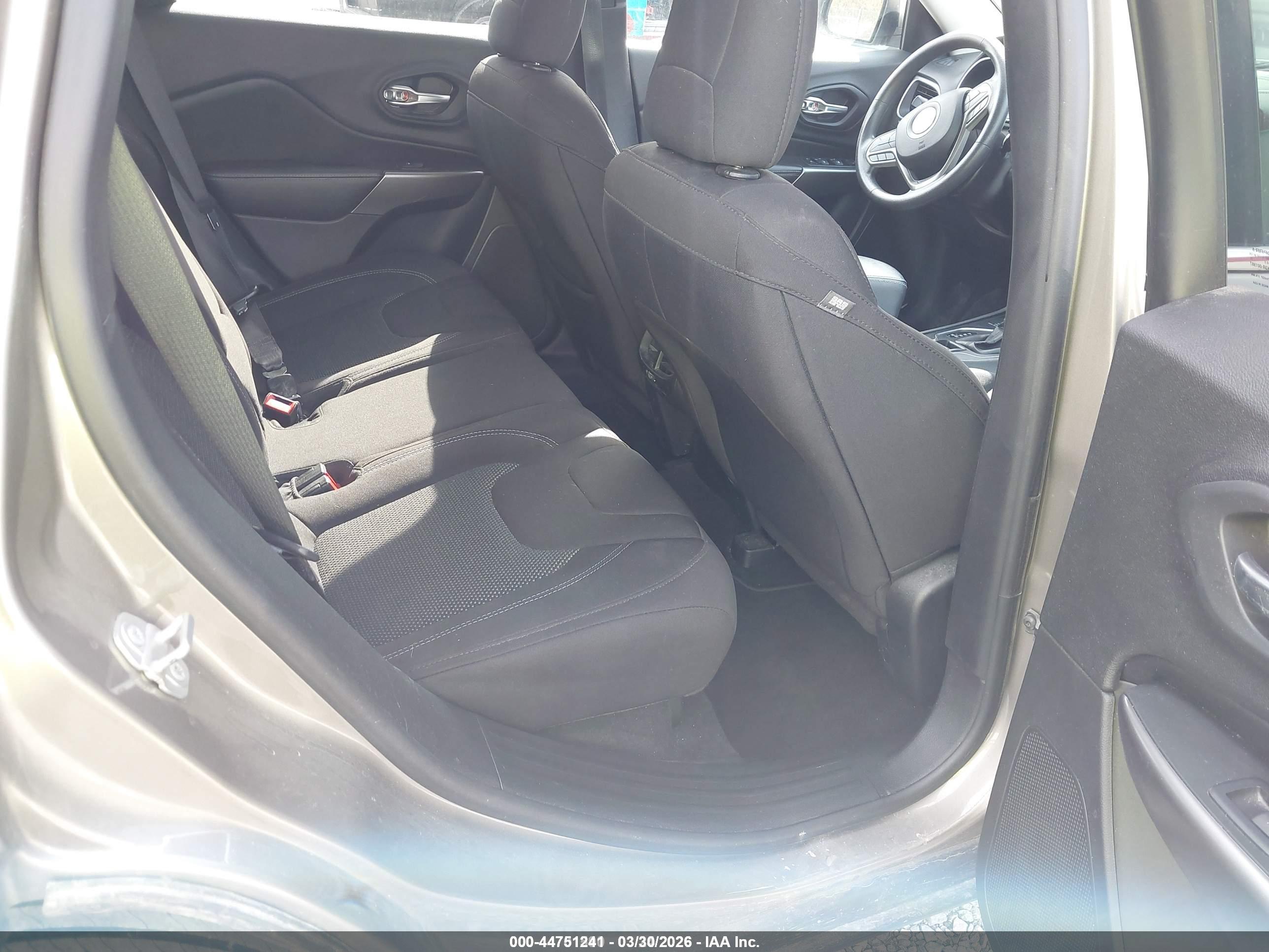 JEEP CHEROKEE image 8